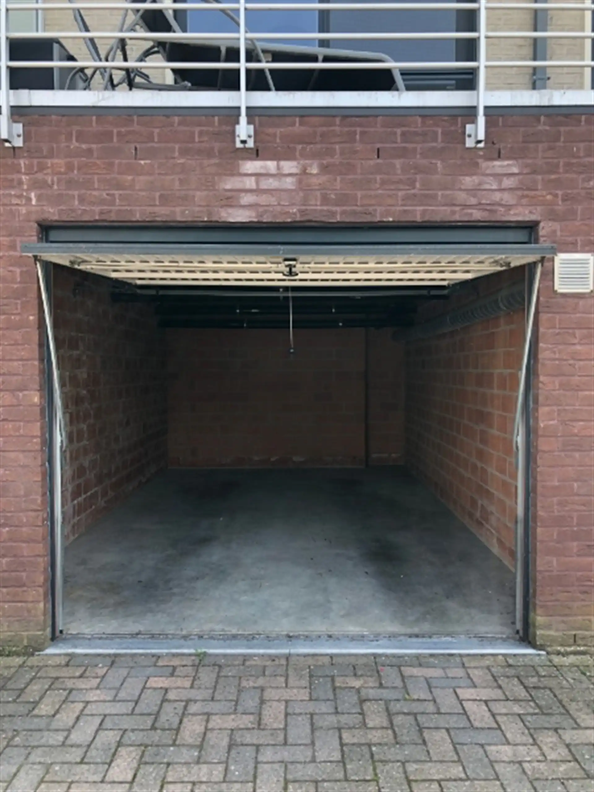 Garagebox nabij centrum van Lede foto 2