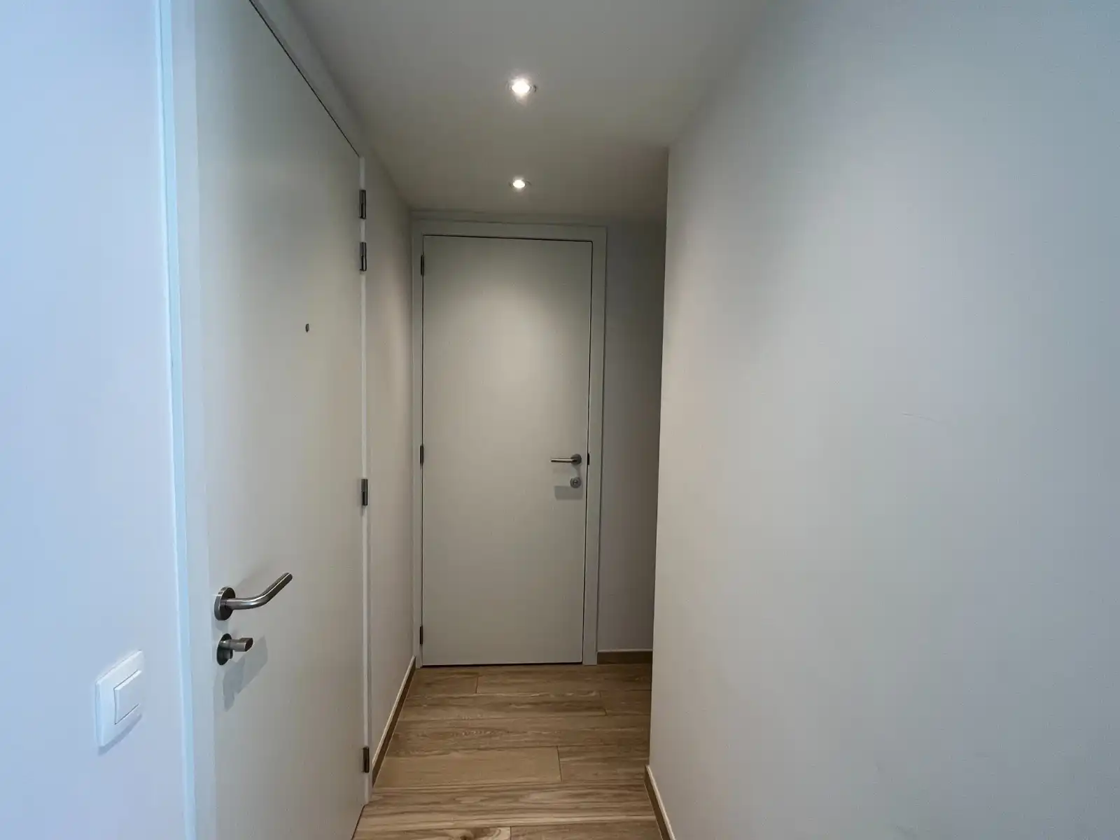 Gezellig en lichtrijk appartement met 2 slaapkamers, terras en staanplaats in hartje Waregem foto 10