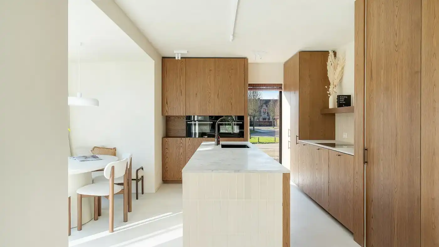 Alleenstaande en luxueus gerenoveerde villa op een rustige en residentiële ligging in Knokke foto 16