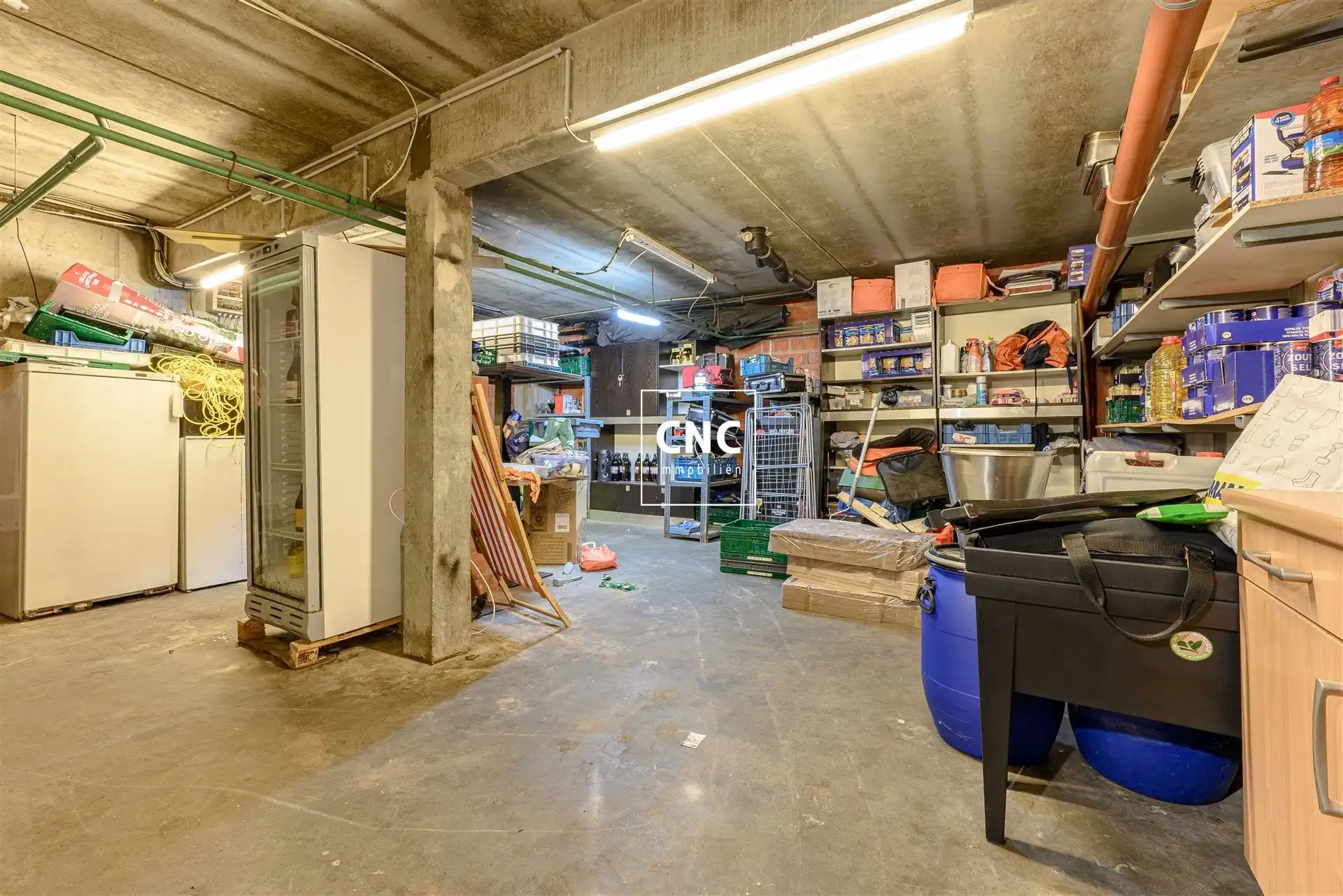 Zeer ruim en instapklaar handelspand aan Zeedijk-Heist foto 28