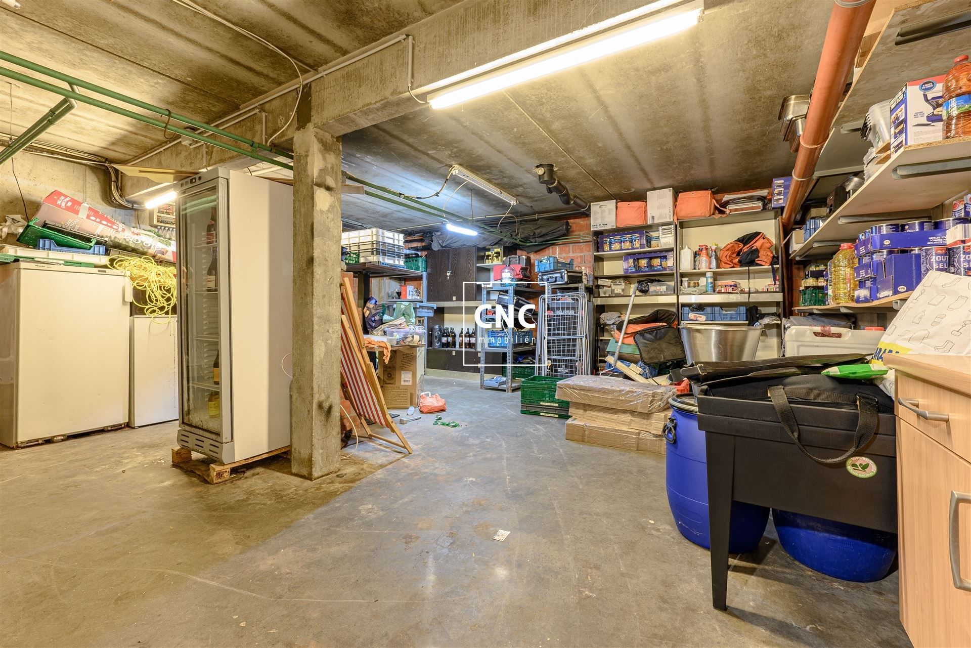 Zeer ruim en instapklaar handelspand aan Zeedijk-Heist foto 28