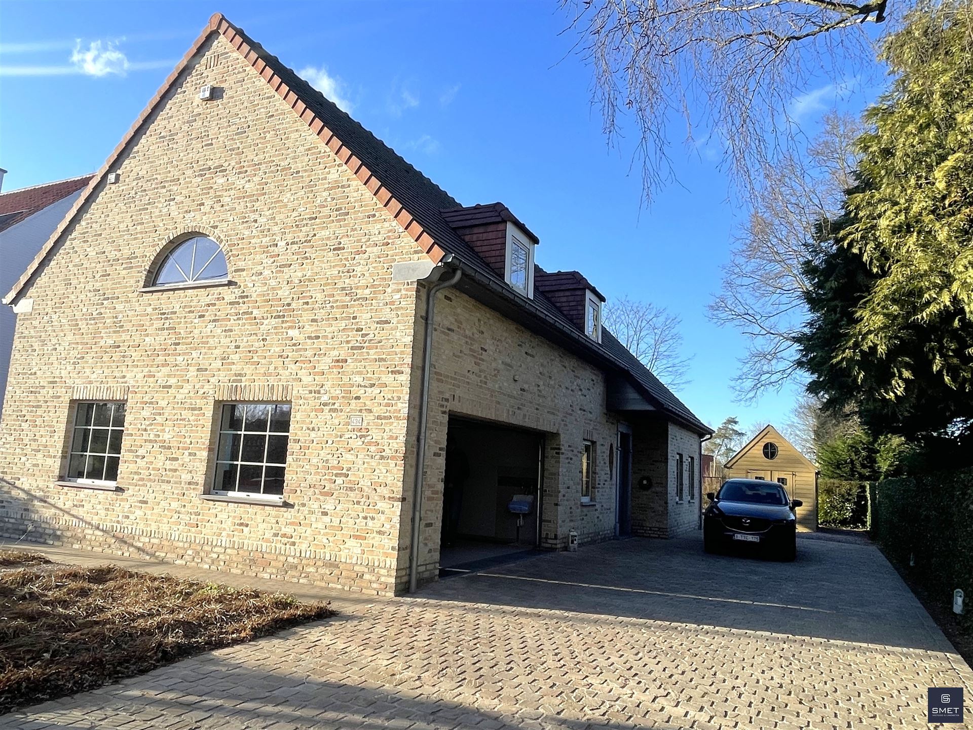 Prachtige villa te koop met 4 slpks foto {{pictureIndex}}