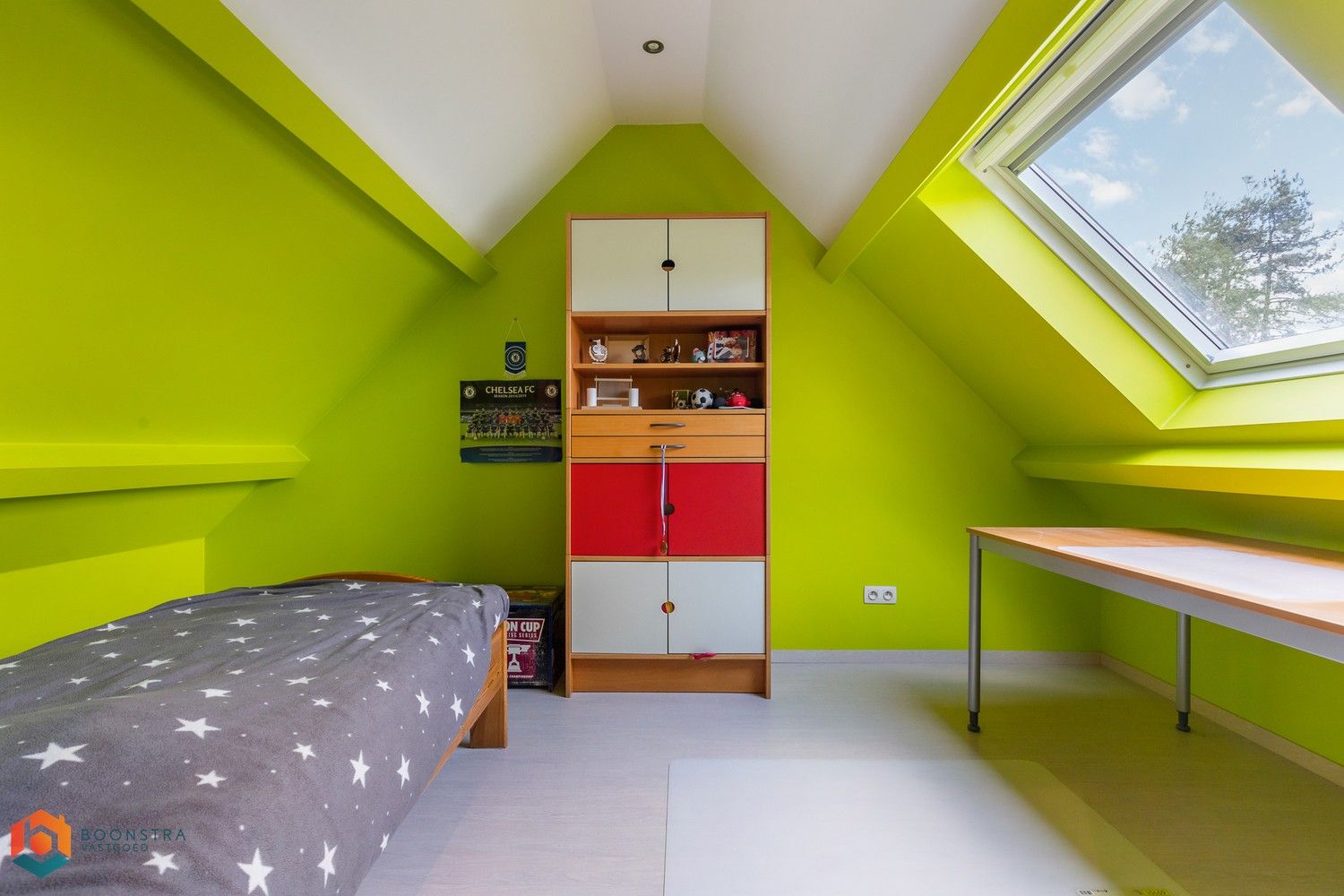 Kwalitatieve woning met 5 slpkrs op mooi perceel foto 22