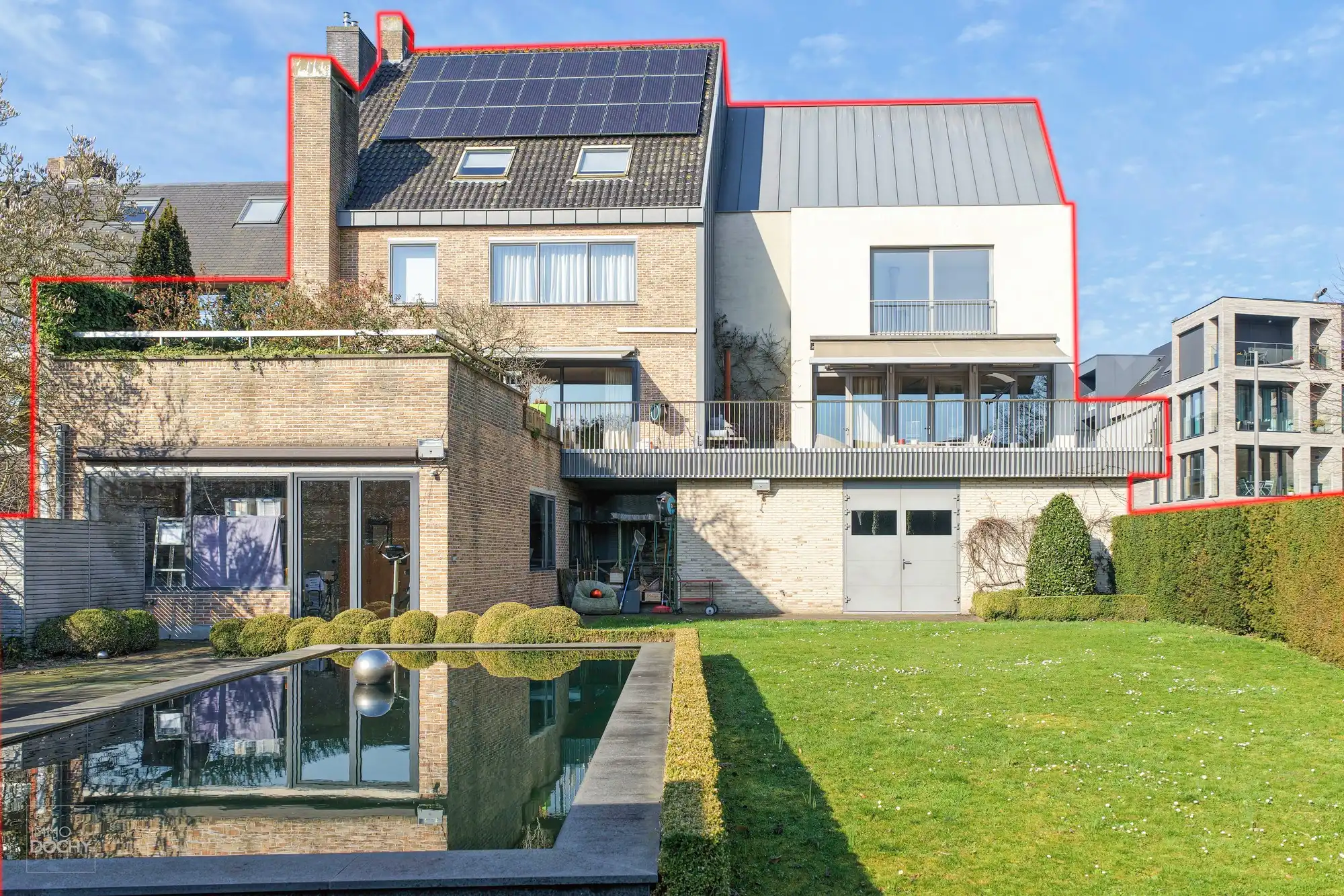 Heel ruime stadswoning met kantoren en tuin foto 5