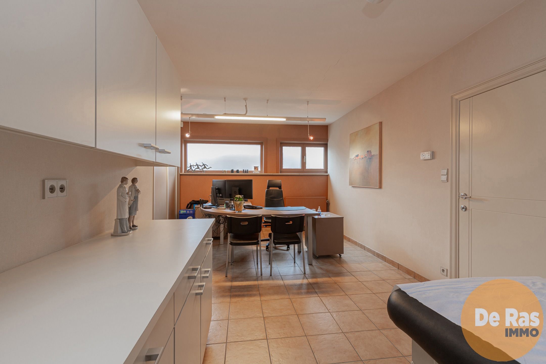 NIEUWERKERKEN - GROTE WONING MET PRAKTIJK foto 12