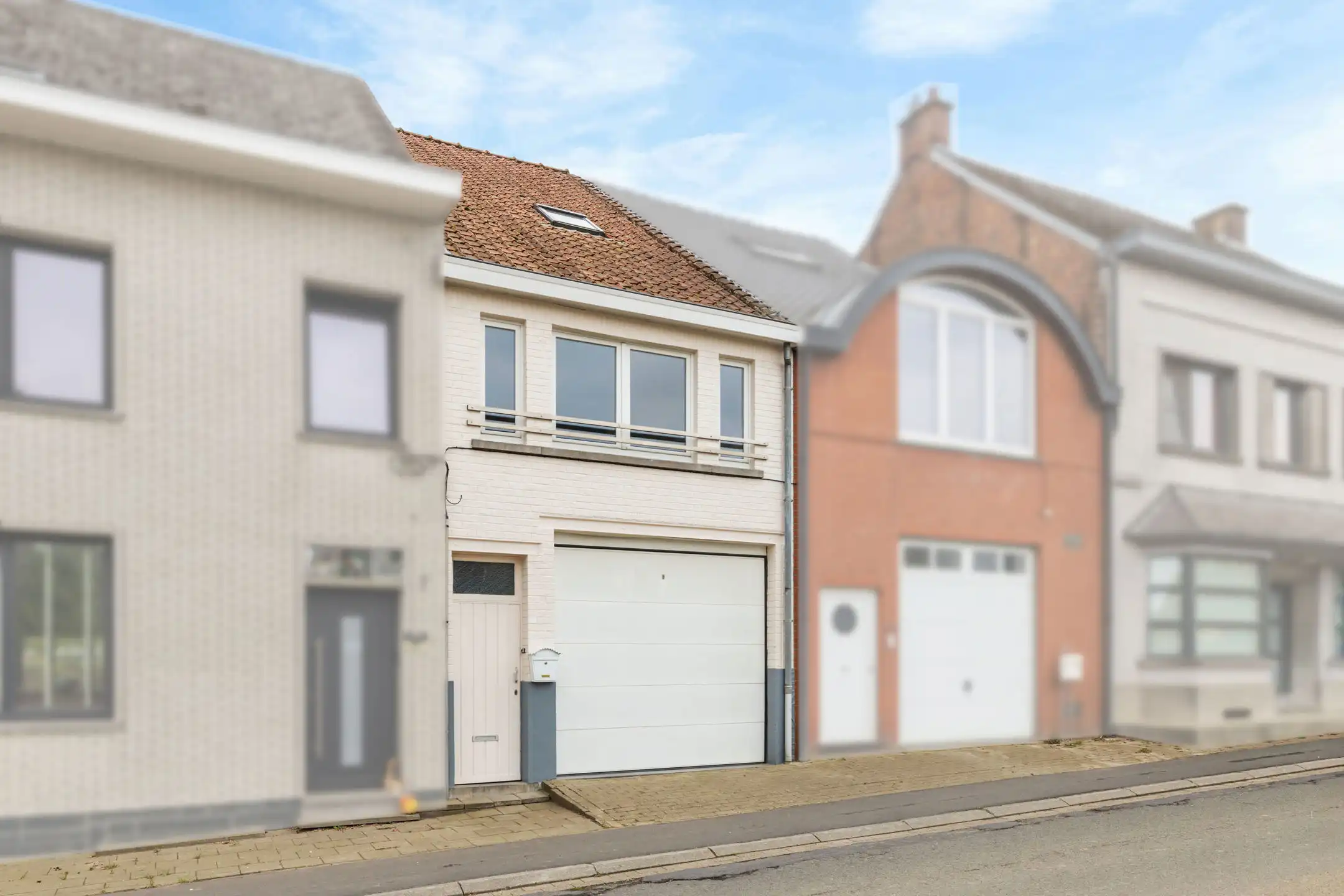 Hoofdfoto van de publicatie: Gunstig gelegen woning 3 slpk met groot atelier/garage 63m²