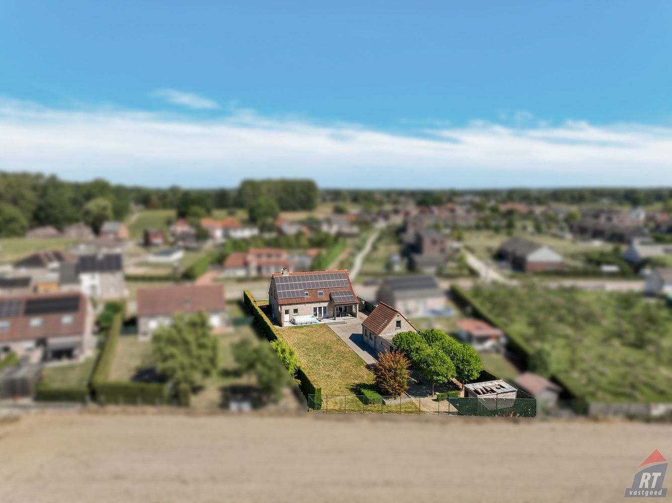 Prachtige, instapklare gezinswoning met topvoorzieningen en 4-5 slaapkamers foto 36