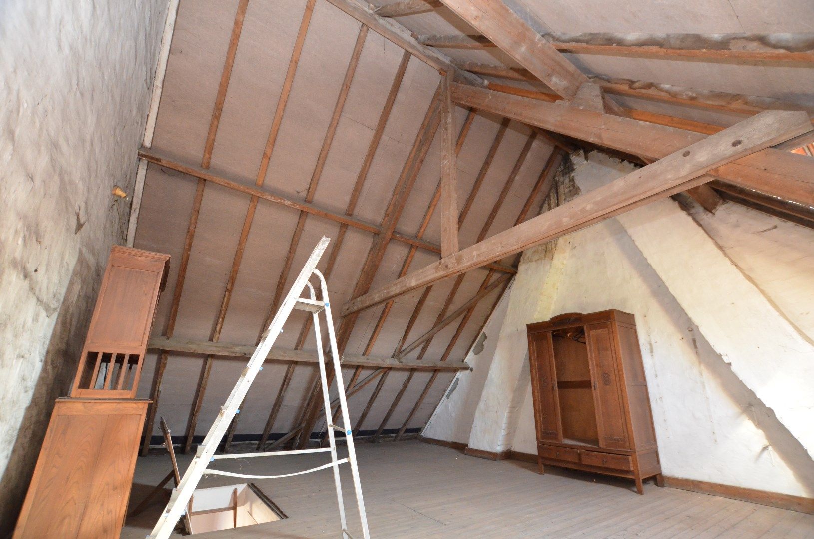 Te renoveren ruim woonhuis  foto 15