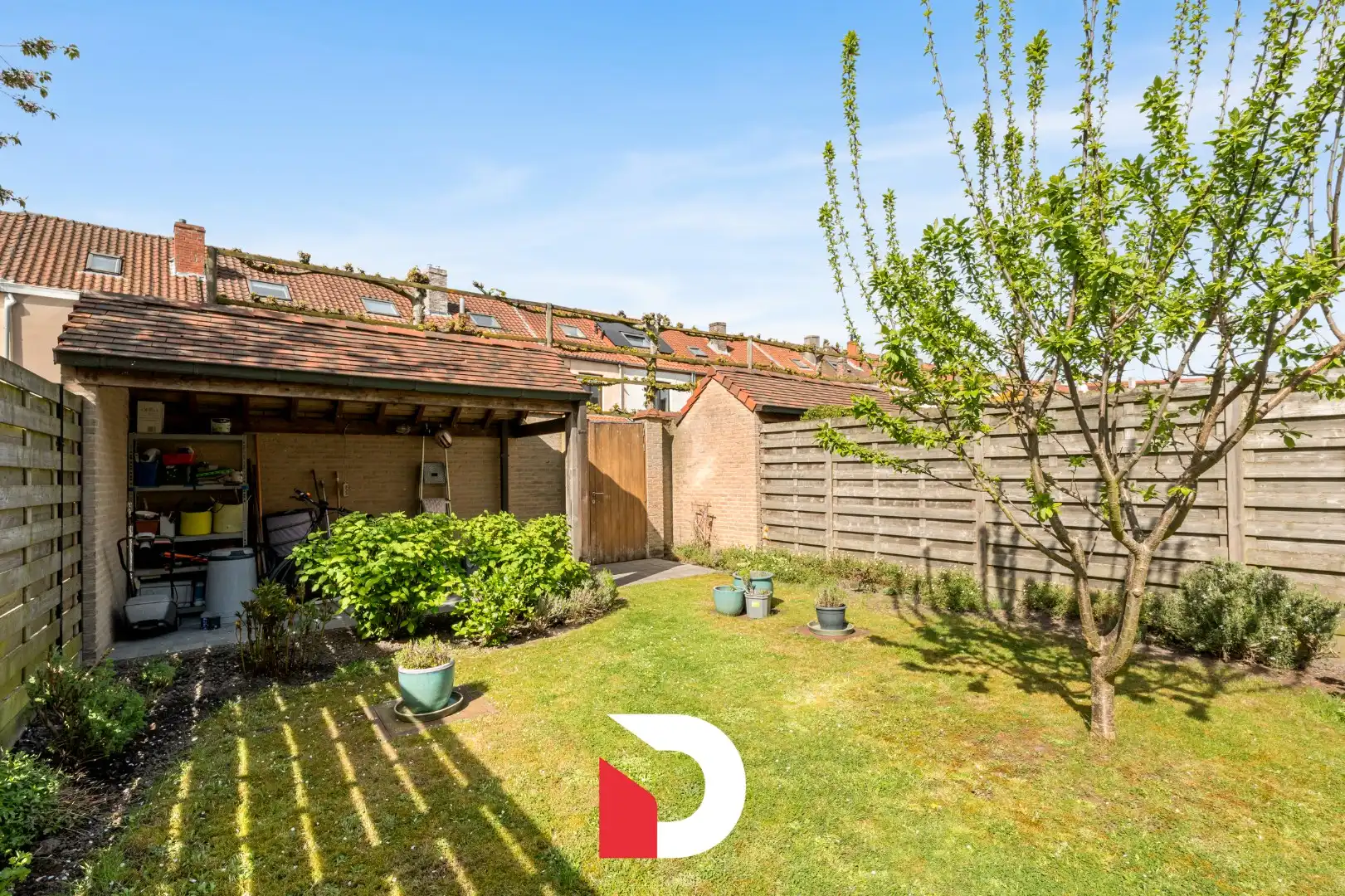 Schitterende instapklare stadswoning met 4 slk en stadstuin in rustige omgeving foto 16