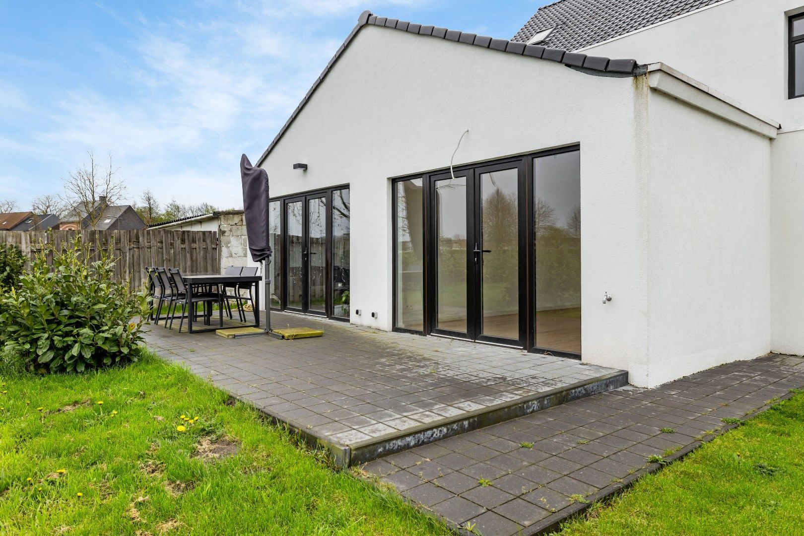 Luxueus gerenoveerde (2025) woning bijgebouw & ruime tuin in Zwijndrecht foto 21