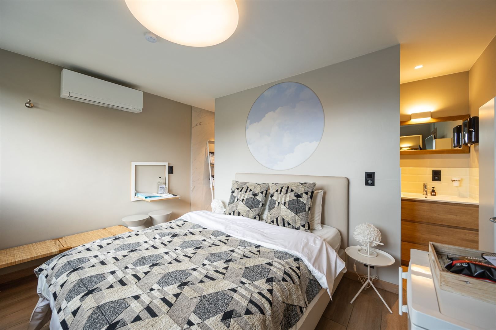 Een luxueus ingerichte woning met 7 slaapkamers en zwembad. foto 18