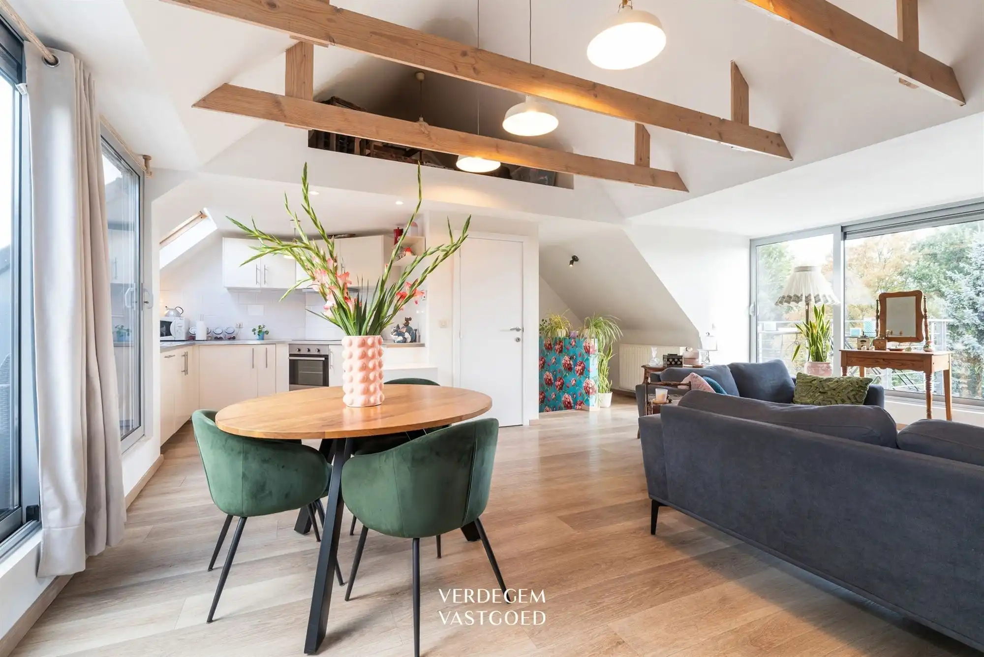 Prachtig duplexappartement met 2 terrassen in Interbellum architectuur foto {{pictureIndex}}