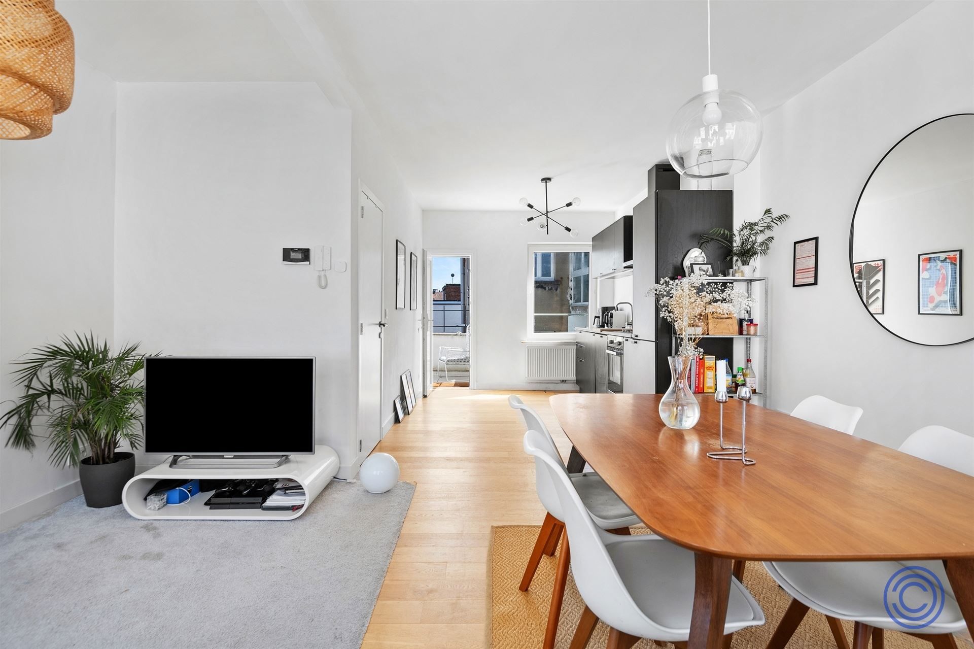 Energiezuinig en instapklaar 2-SLPK appartement met zonnig terras!  foto {{pictureIndex}}