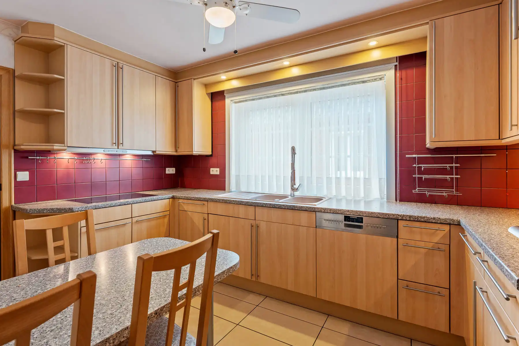 WONING + 5 SLK + 2 LIVINGS + 3 BDK + 4P + TUIN + TERRASSEN foto 9