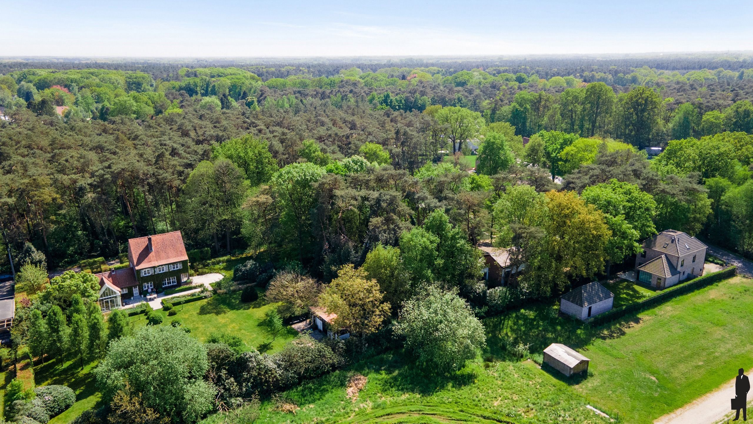 AUTHENTIEKE VILLA MET PARKTUIN EN VERKAVELINGSPOTENTIEEL foto 35