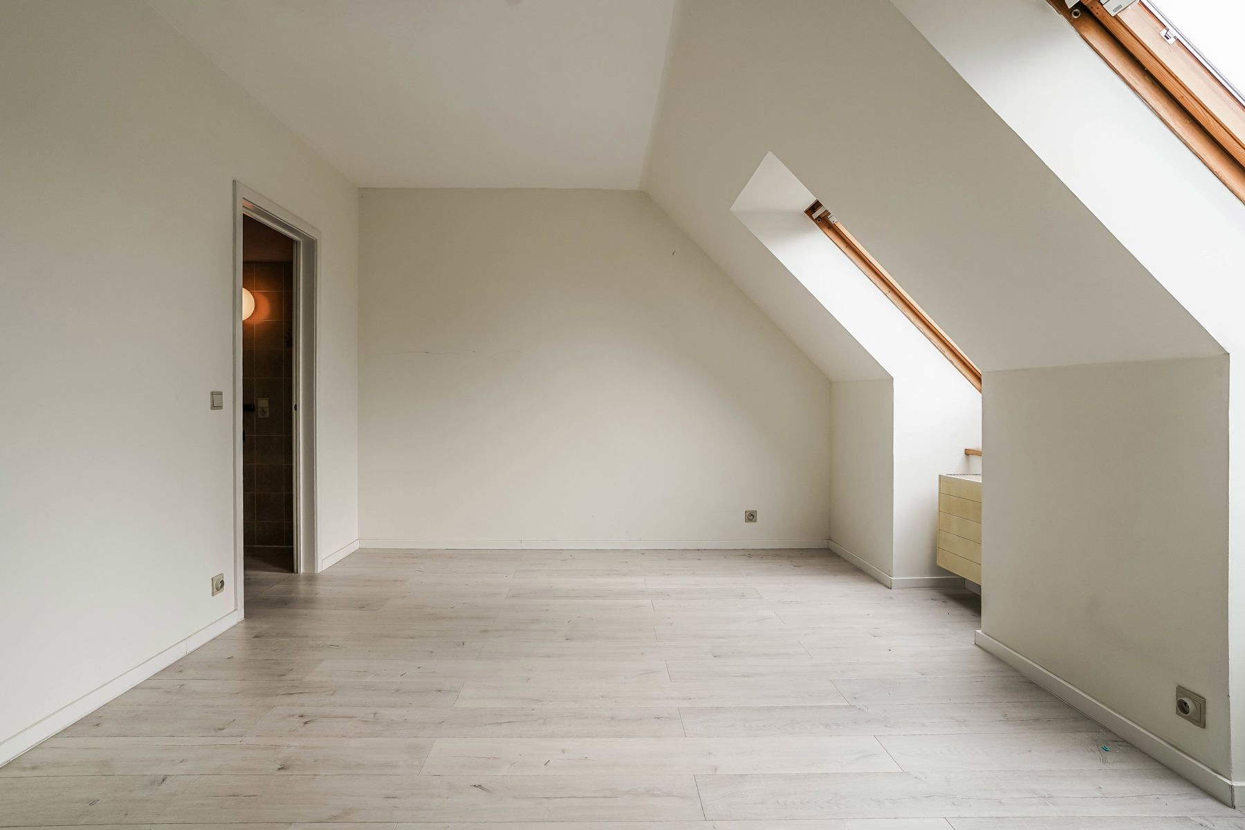 Veelzijdig, zeer ruim pand (handel én woonst) met tal van mogelijkheden in centrum Malderen! foto 27