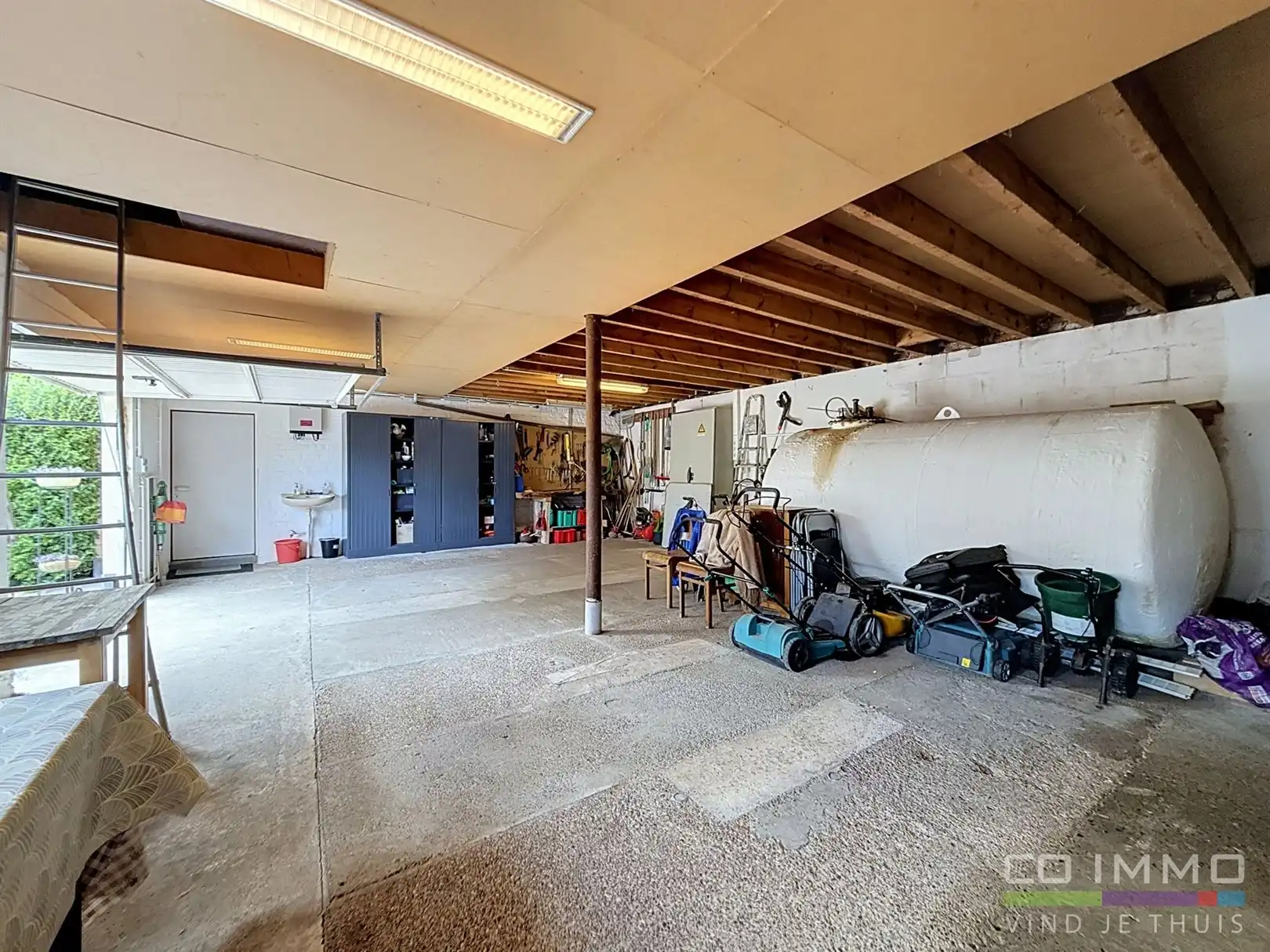 Ruime woning met extra woon- of werkpotentieel  foto 69