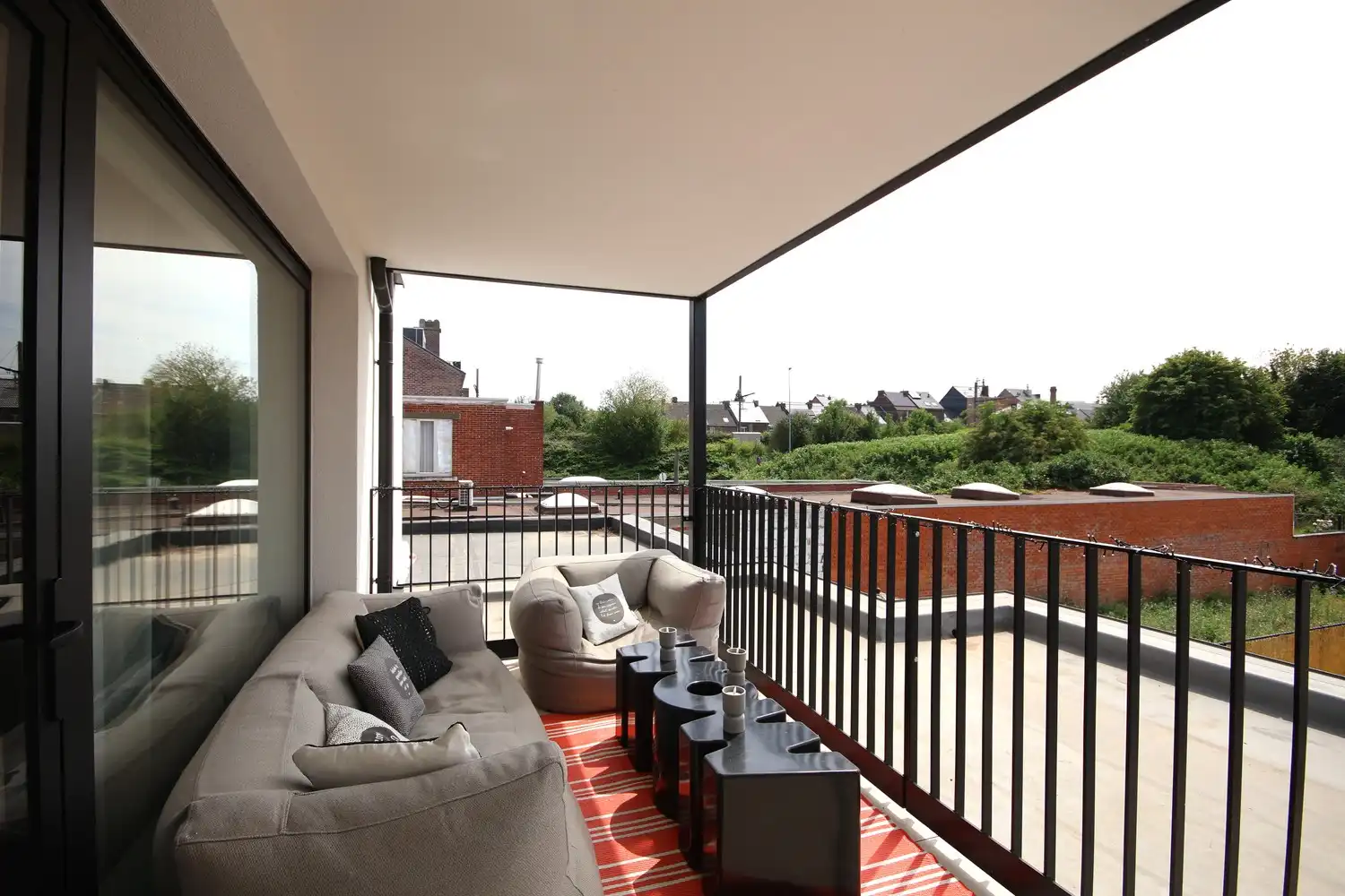 Instapklaar appartement met ruim terras in een moderne stijl foto 5