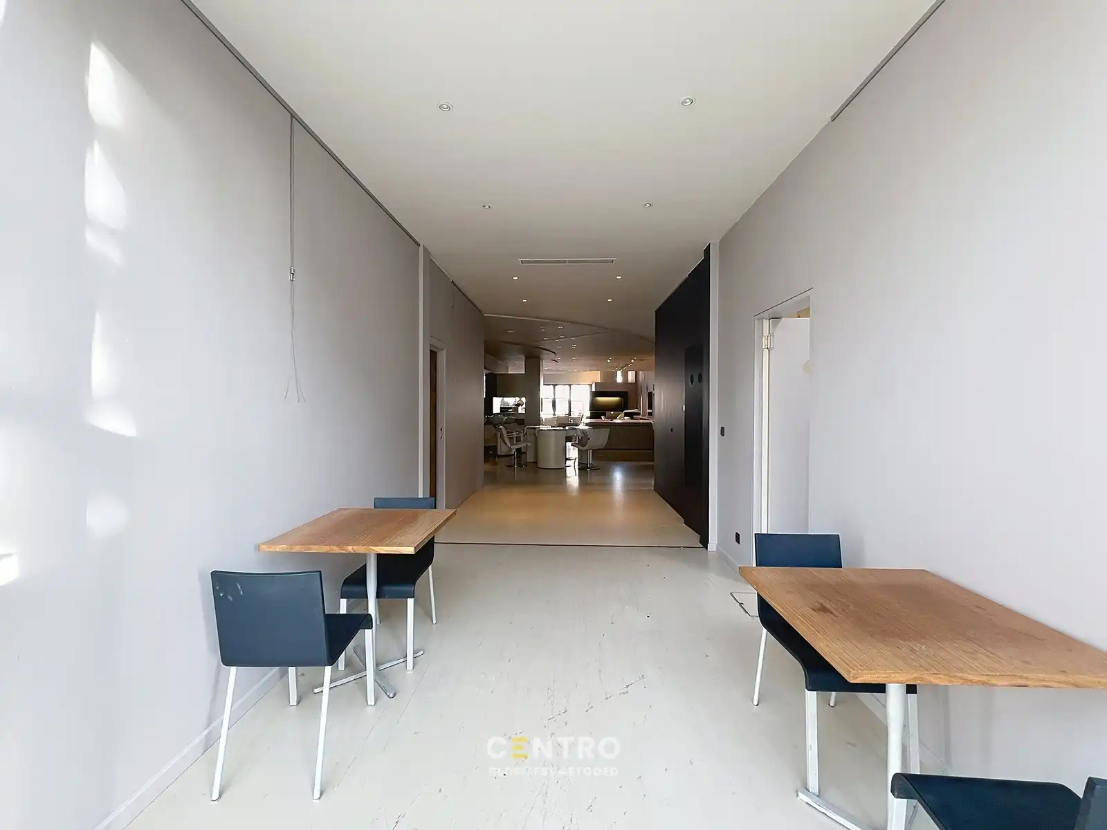 Instapklare multifunctionele ruimte (heden KAPSALON) te huur mét PARKING (ook ideaal voor (healthy)-food, sport-activiteiten, medische, paramedische en verzorgende beroepen) ! foto 15