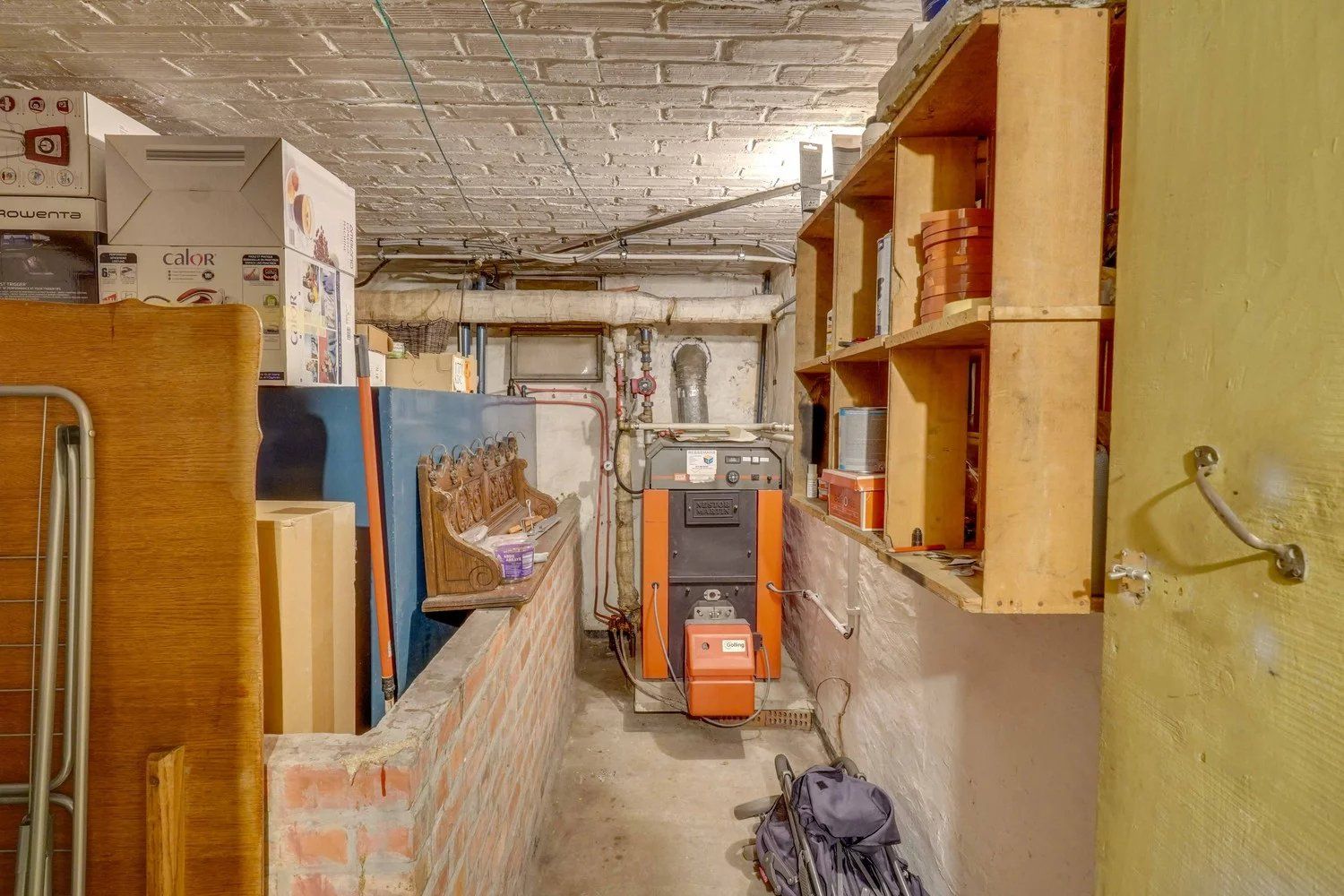 Ruime, te renoveren halfopen woning foto 25