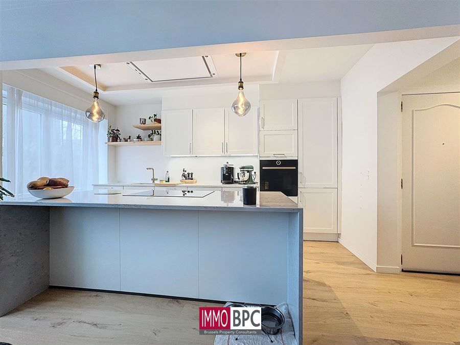 Volledig gereonveerd Appartement met 2 slk. foto 15