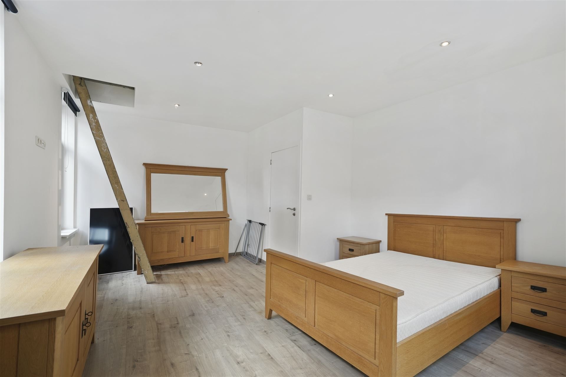 CENTRALE LIGGING / RUIME WONING foto 19