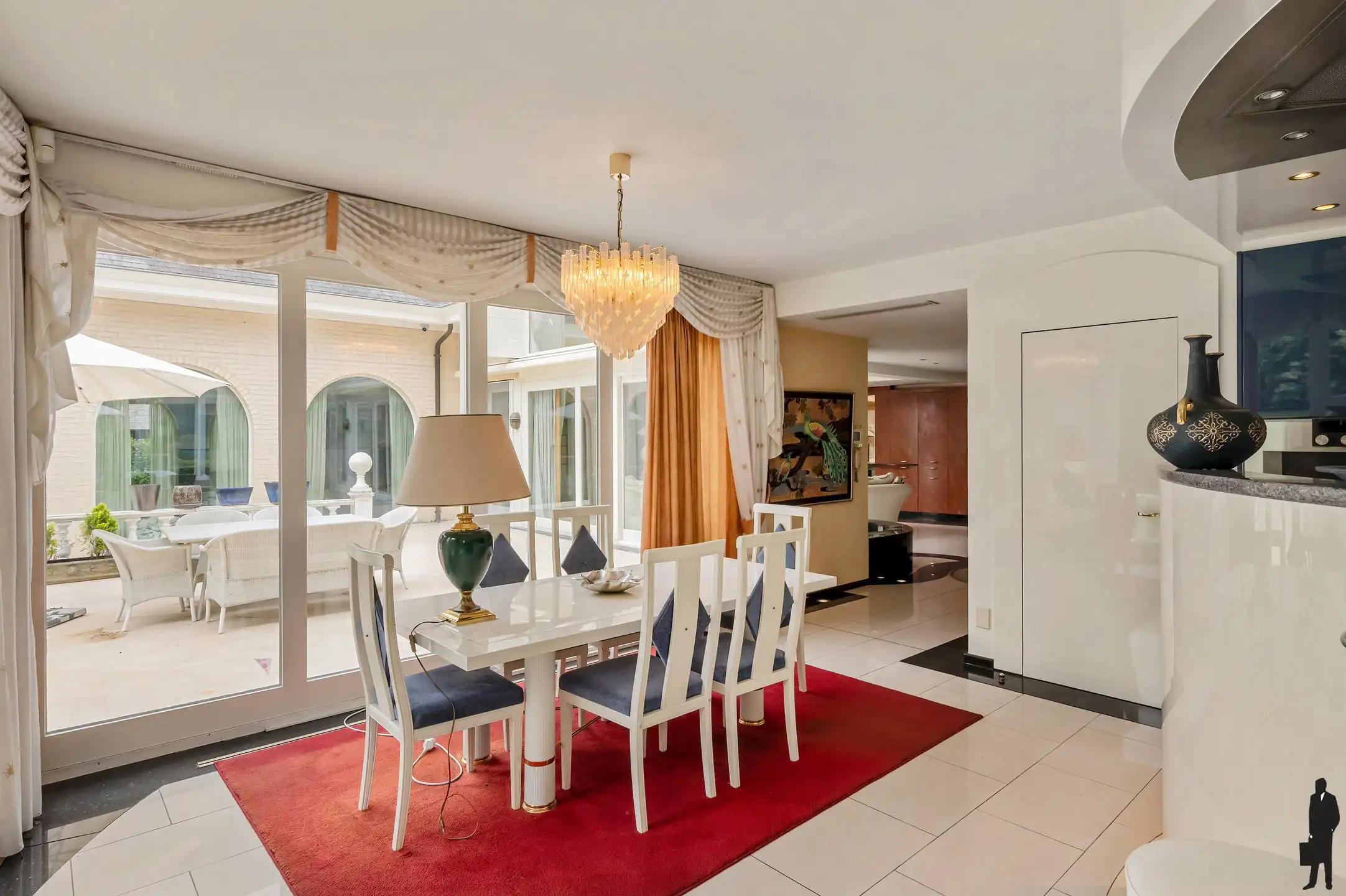 Exclusieve stijlvilla met binnenzwembad, wellness en hoogwaardige afwerking op toplocatie te Essen foto 9