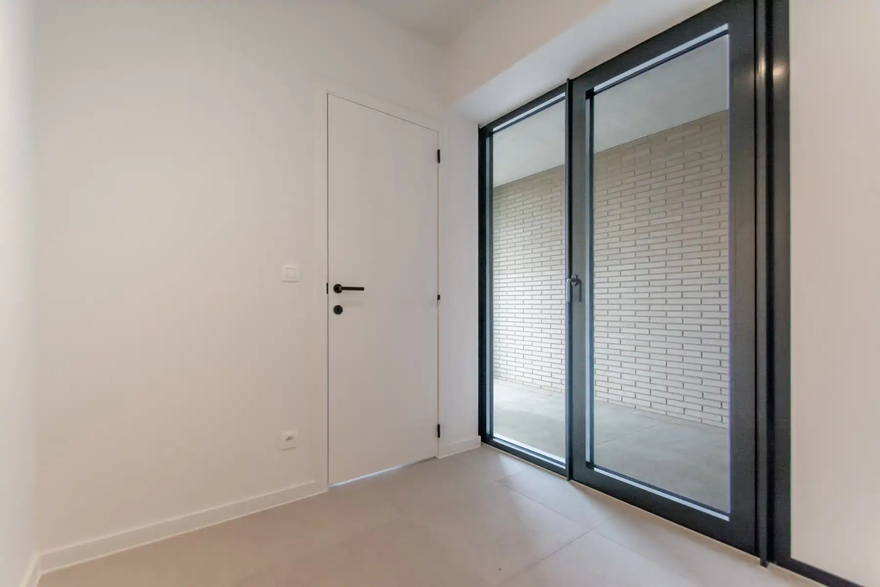 Lichtrijk gemeubeld nieuwbouwappartement met 2k en terras foto 13