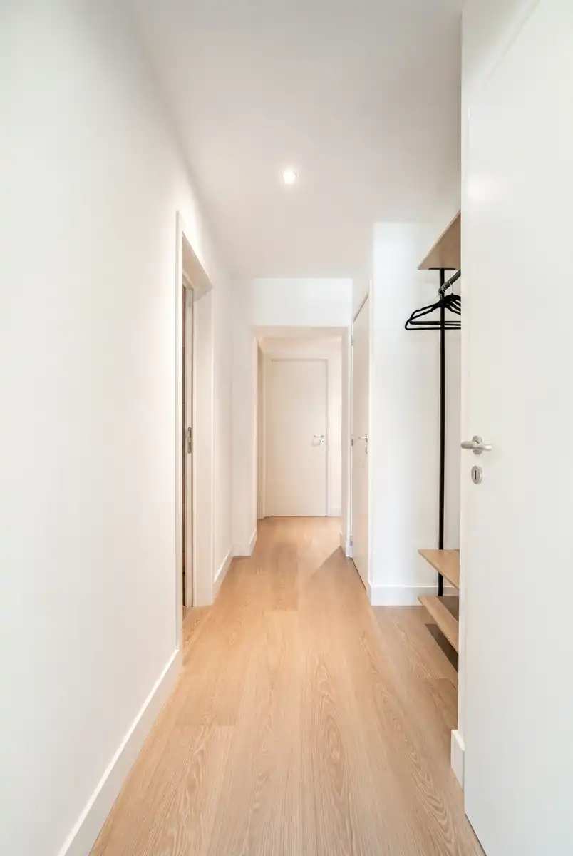 Gelijkvloers erfgoedappartement met tuin in Halle foto 11