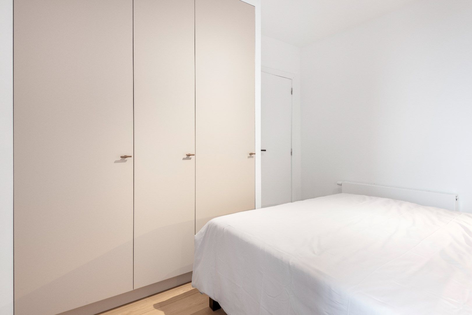 Zonnig, instapklaar appartement met prachtig zeezicht, gelegen op het Lichttorenplein. foto 14