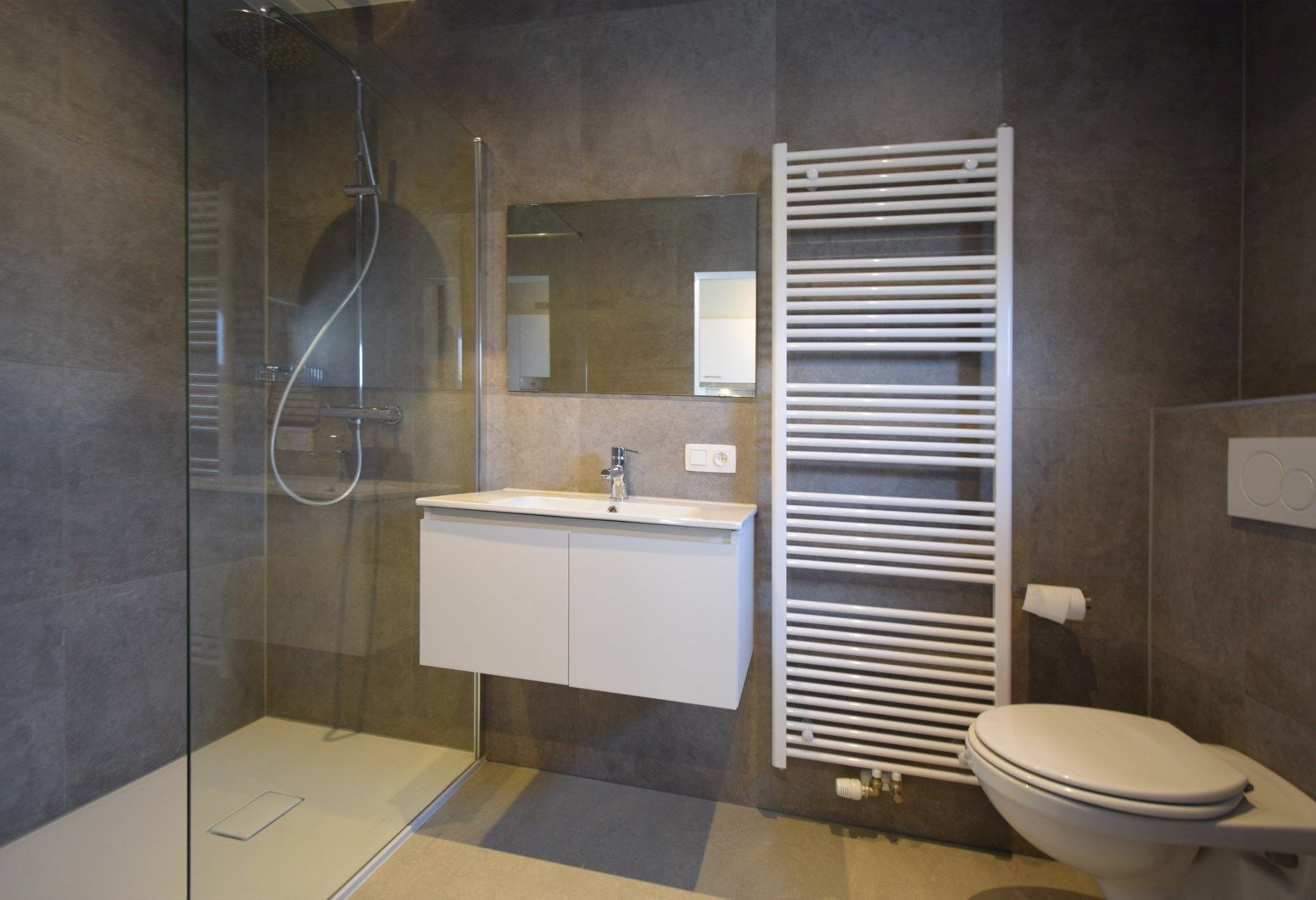 INSTAPKLAAR APPARTEMENT IN CENTRUM DIKSMUIDE foto 7