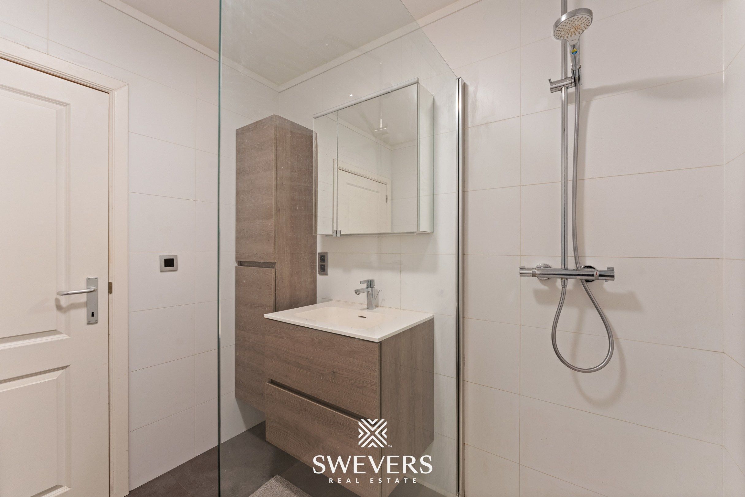 Lichtrijk Appartement met Zuidterras in Hartje Koersel. foto 22