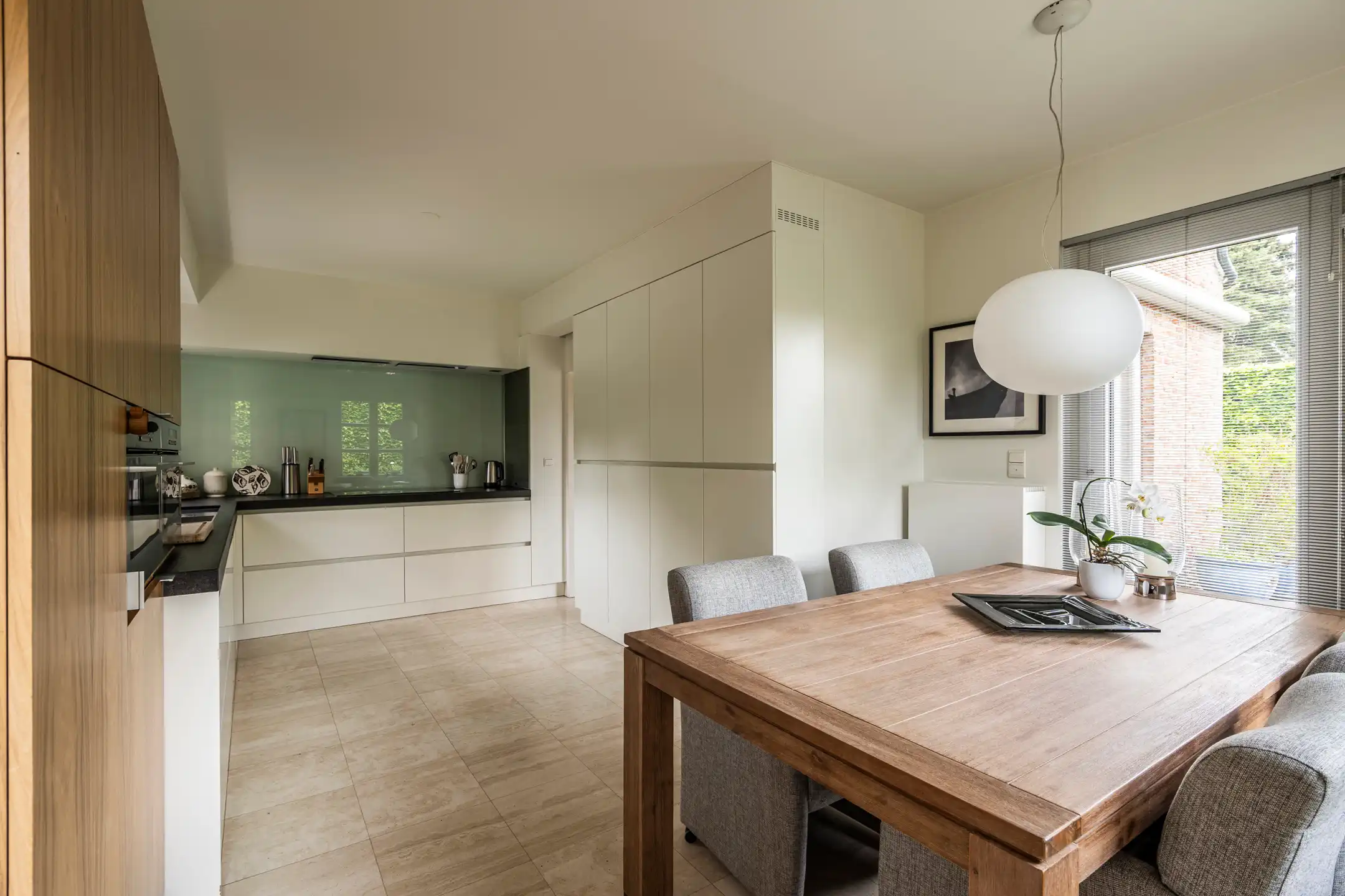 Rustig gelegen vrijstaande woning op 960 m² grond. foto 7