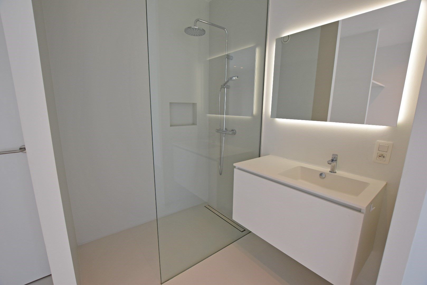 Nieuwbouwappartement met 1 slaapkamer gelegen in hartje Zoute met prachtig zicht over de villa's van het Zoute foto 8