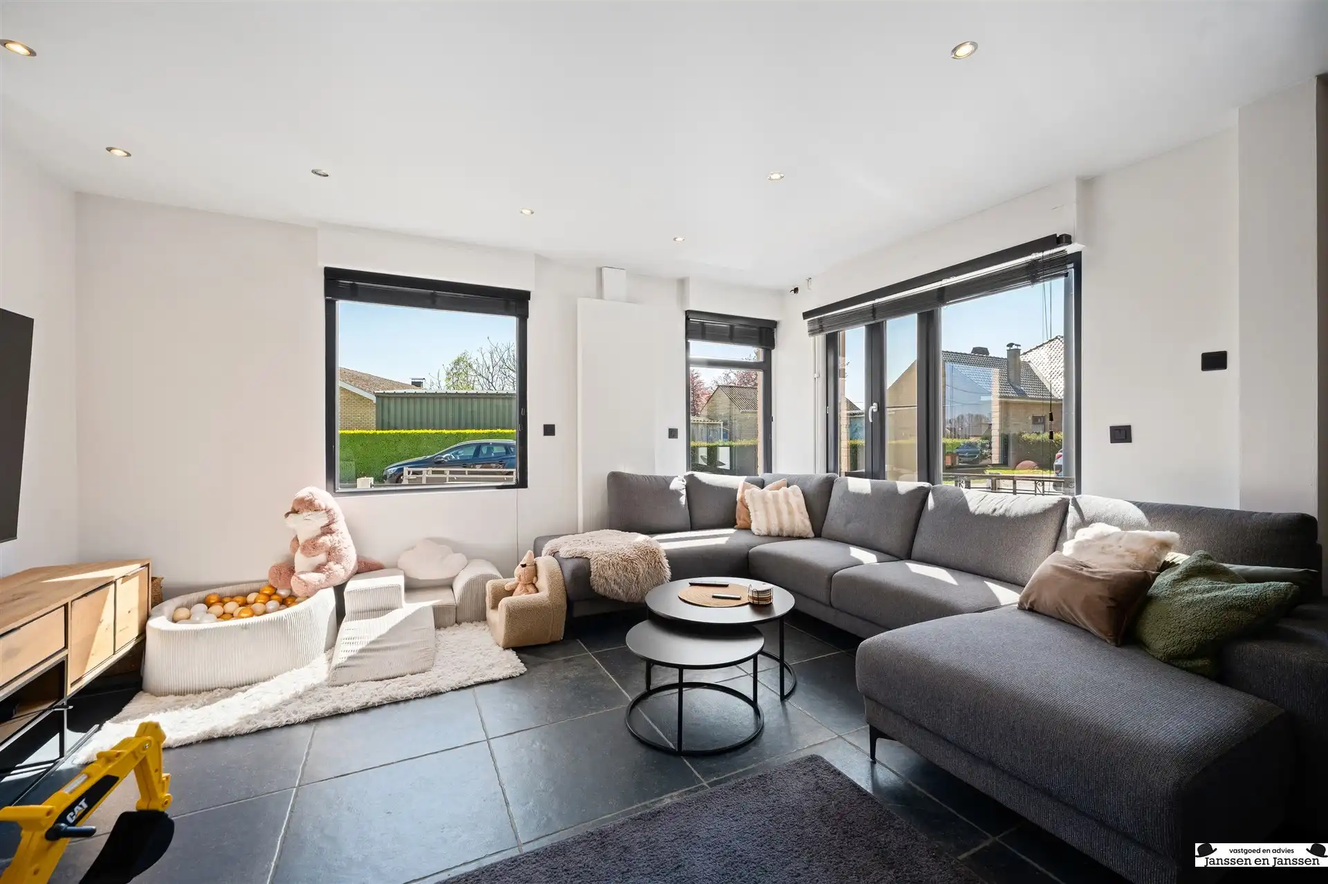 Instapklare gezinswoning met tuin nabij Brugge foto 9