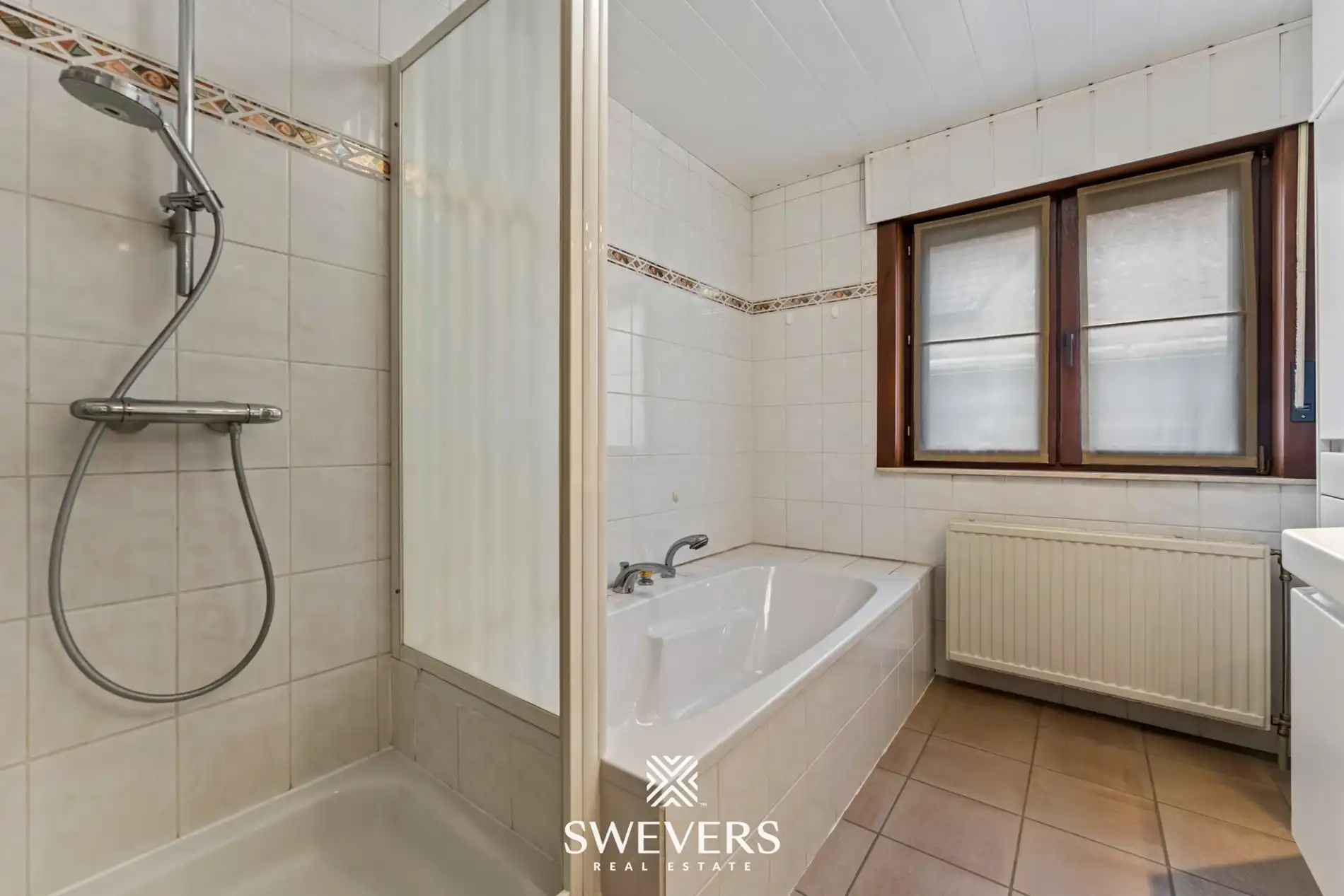 Open bebouwing met 4 slaapkamers en inpandige garages te Beverlo foto 18