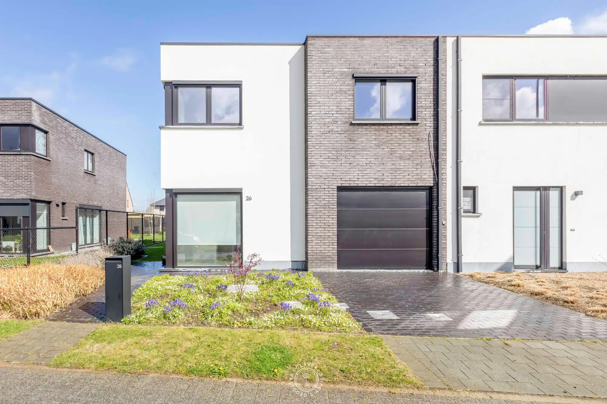Rustig gelegen nieuwbouwwoning foto {{pictureIndex}}