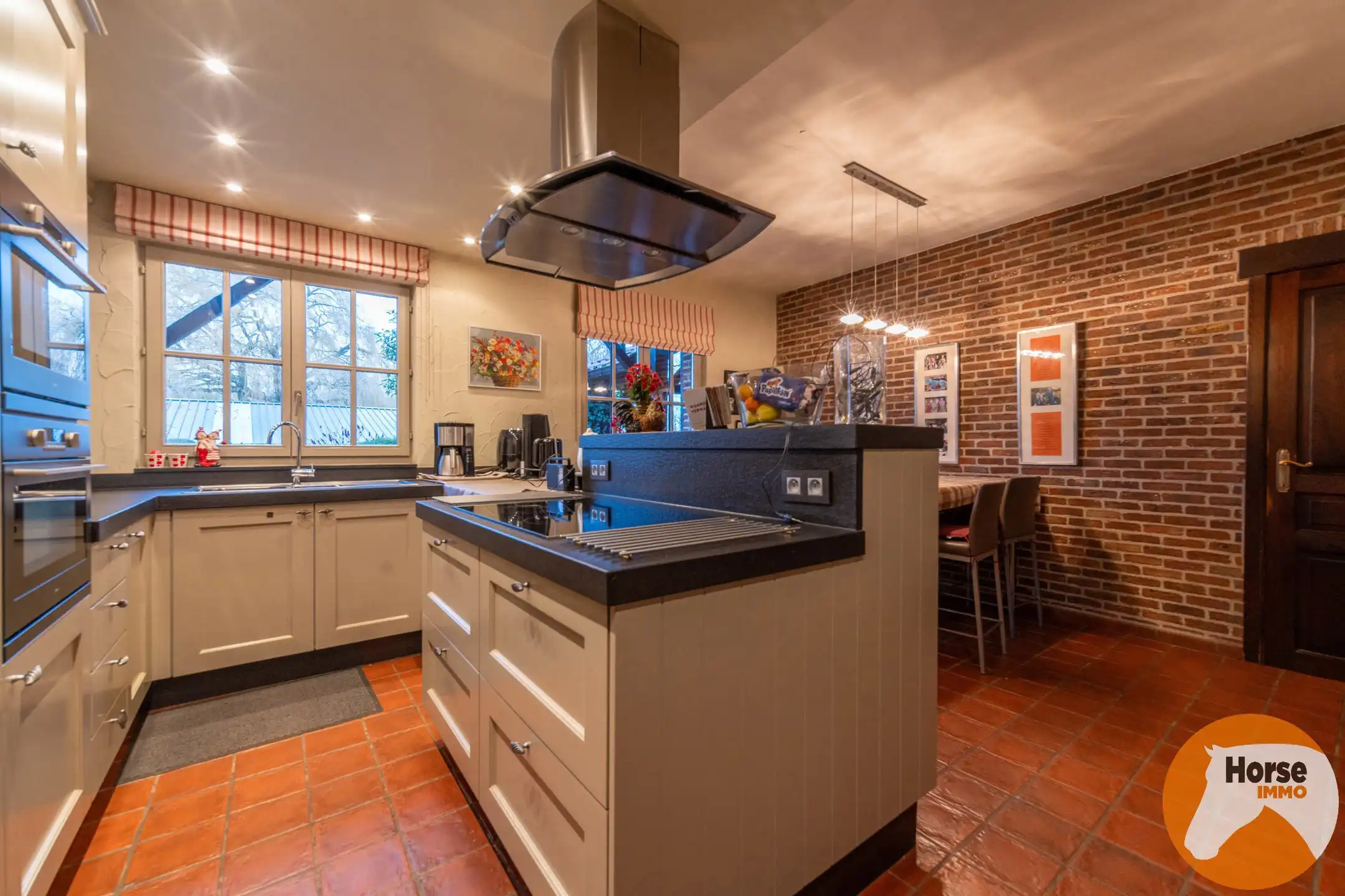 SCHELLE - Centraal gelegen ruime woning met loods  foto 7