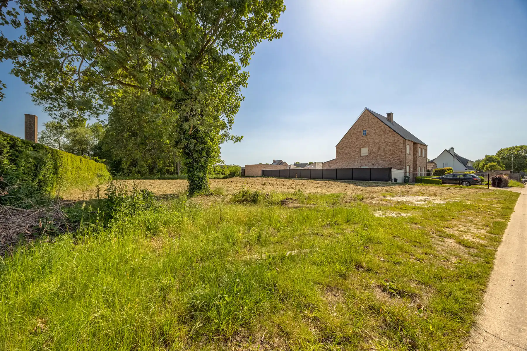 Royaal perceel met zuidoriëntatie, en uniek bouwpotentieel foto 2
