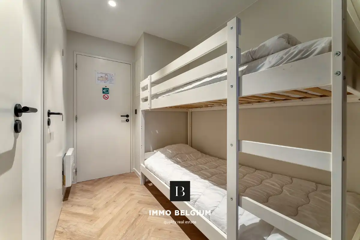 Gerenoveerd appartement met slaaphoek vlak achter de zeedijk foto 5