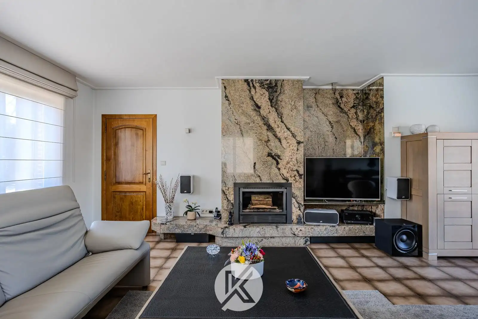 Ruime halfopen bebouwing op strategische locatie foto 10