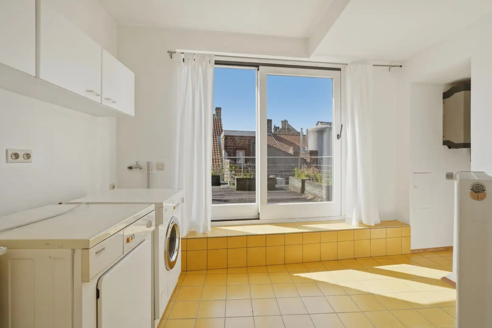 Multifunctionele woning met handelsruimte in hartje Veurne. foto 18
