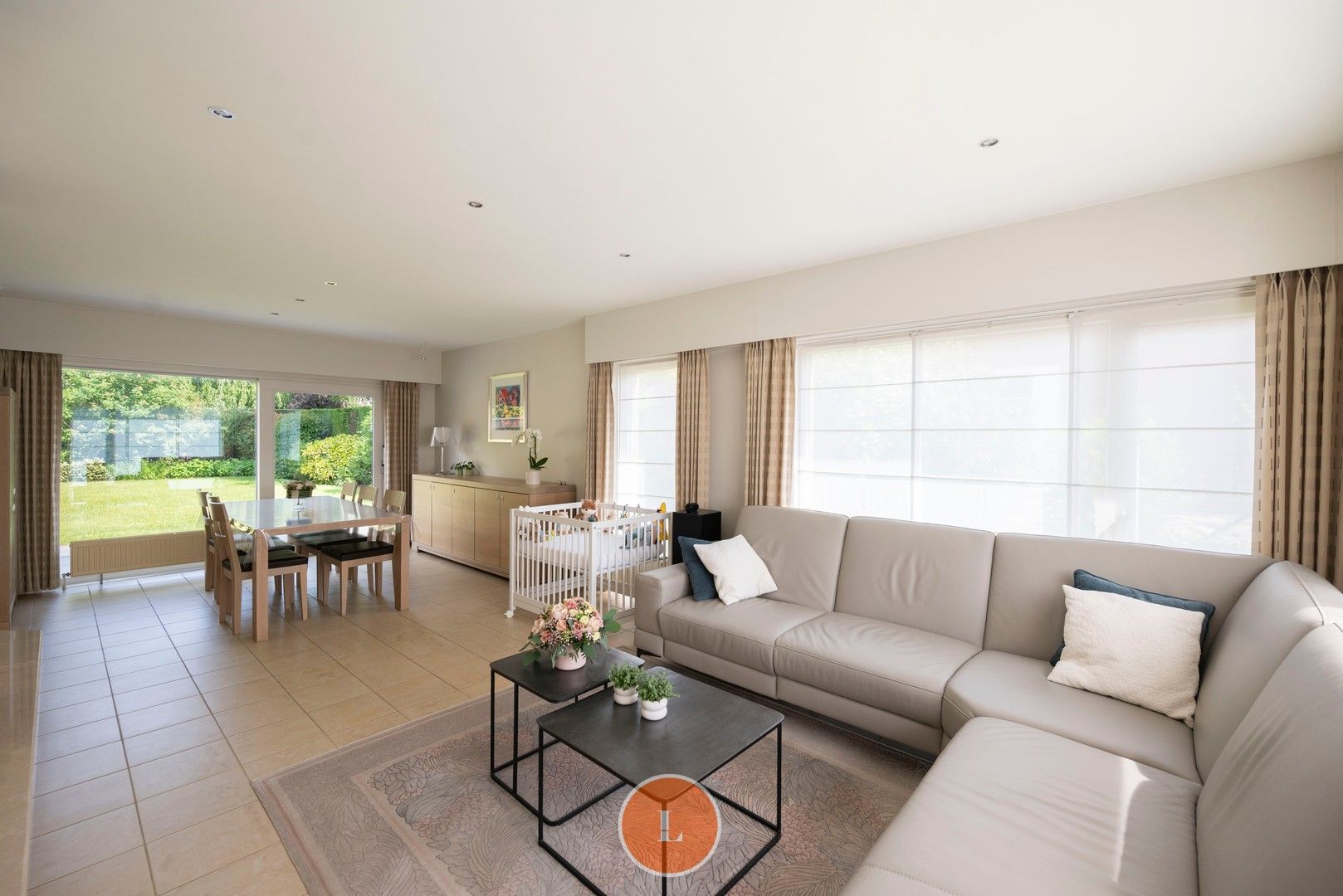 Ruime en rustige gelegen woning op een perceel van 744m² foto 3