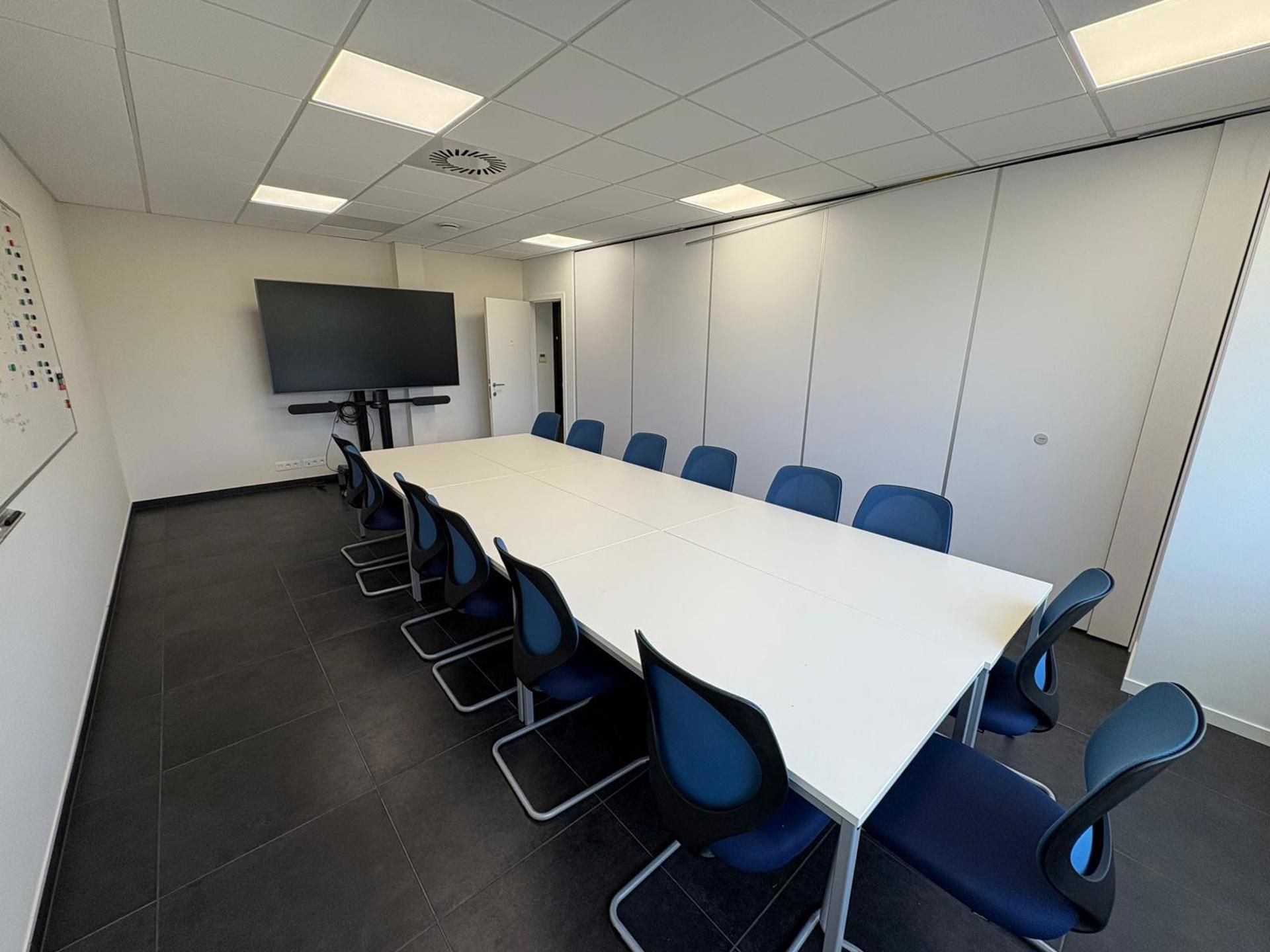 Instapklare Kantoooruimte 491 m² nabij R4 te huur foto 8