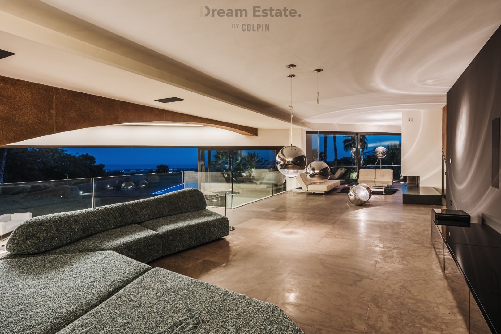 Deze uniek en ultramoderne villa is gelegen te La Reserva De Alcuzcuz, Benahavis. foto 15