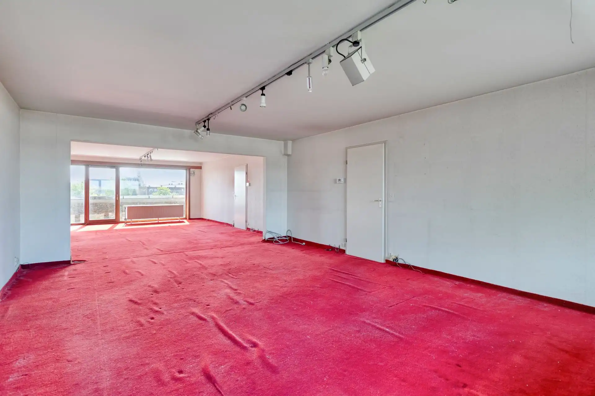 Twee appartementen, 2 garages, 2 privé-kelders inbegrepen. foto 8