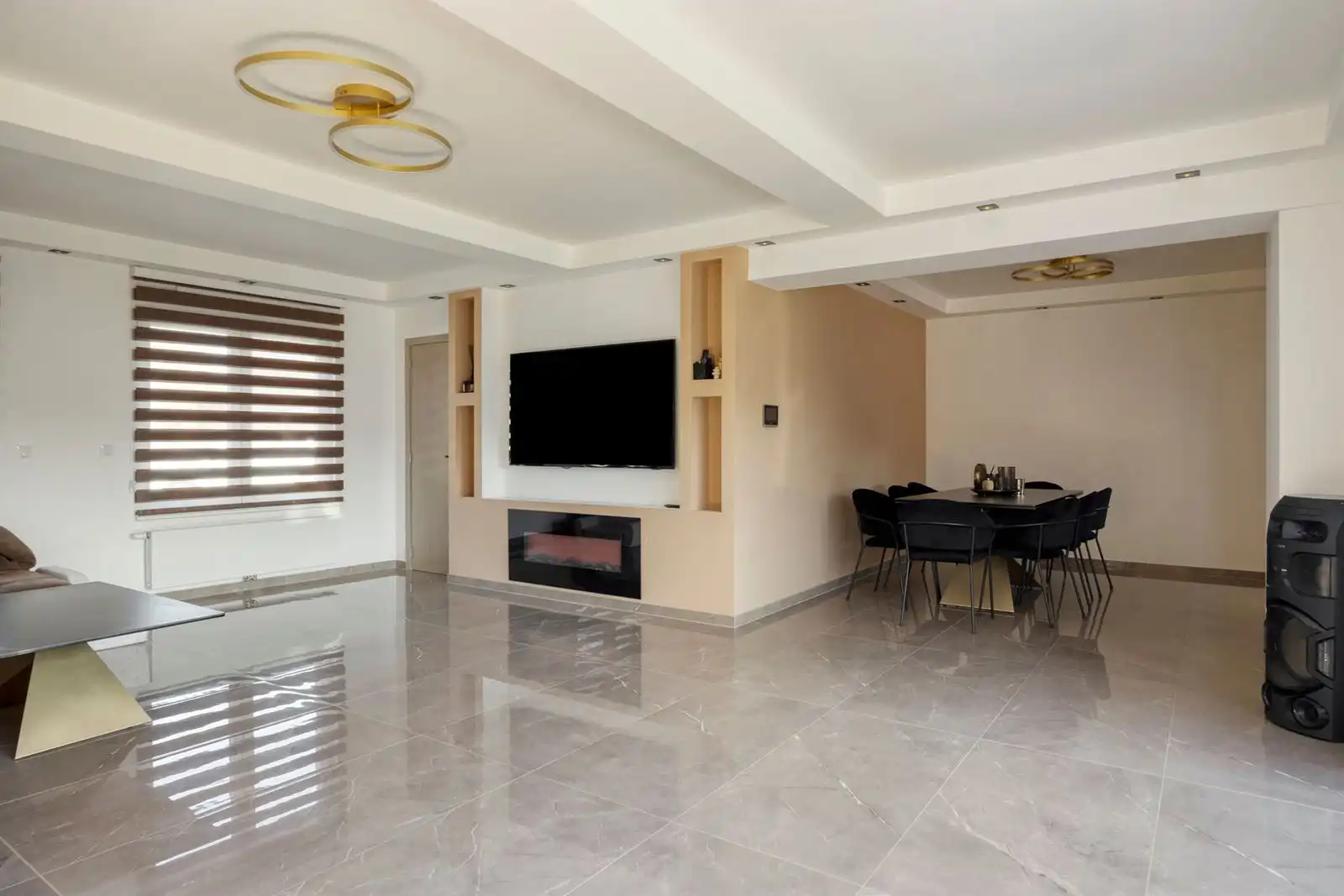 Zeer ruime woning met mogelijkheden privé/beroep foto 6