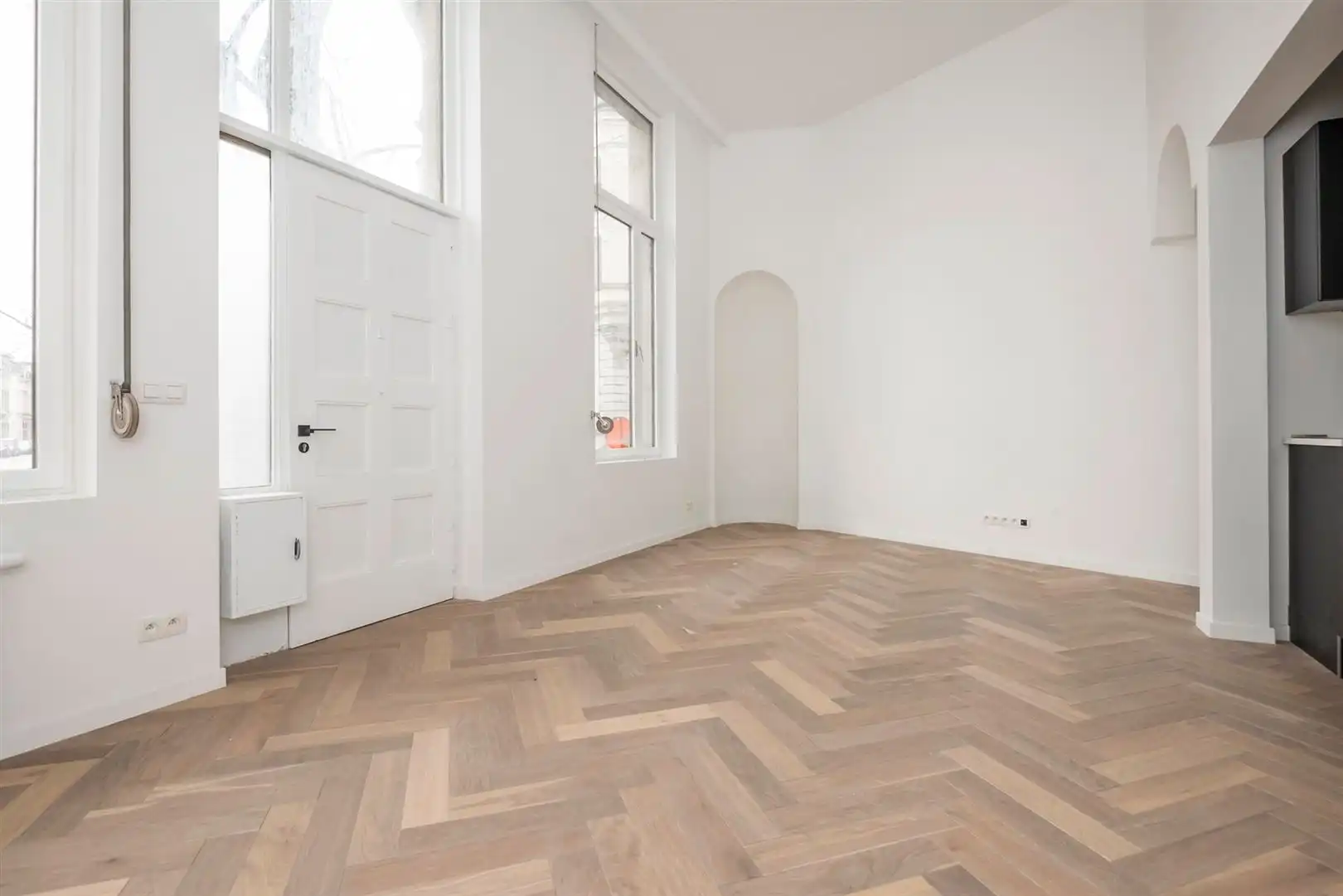 Majestueus burgerhuis met studio foto 9