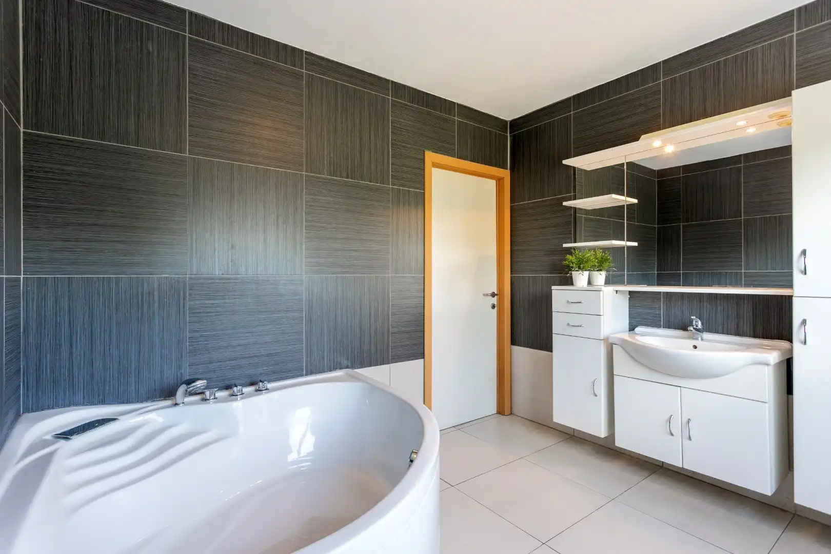 Instapklare woning met 3 slpk. , tuin en terras te Lembeek foto 10