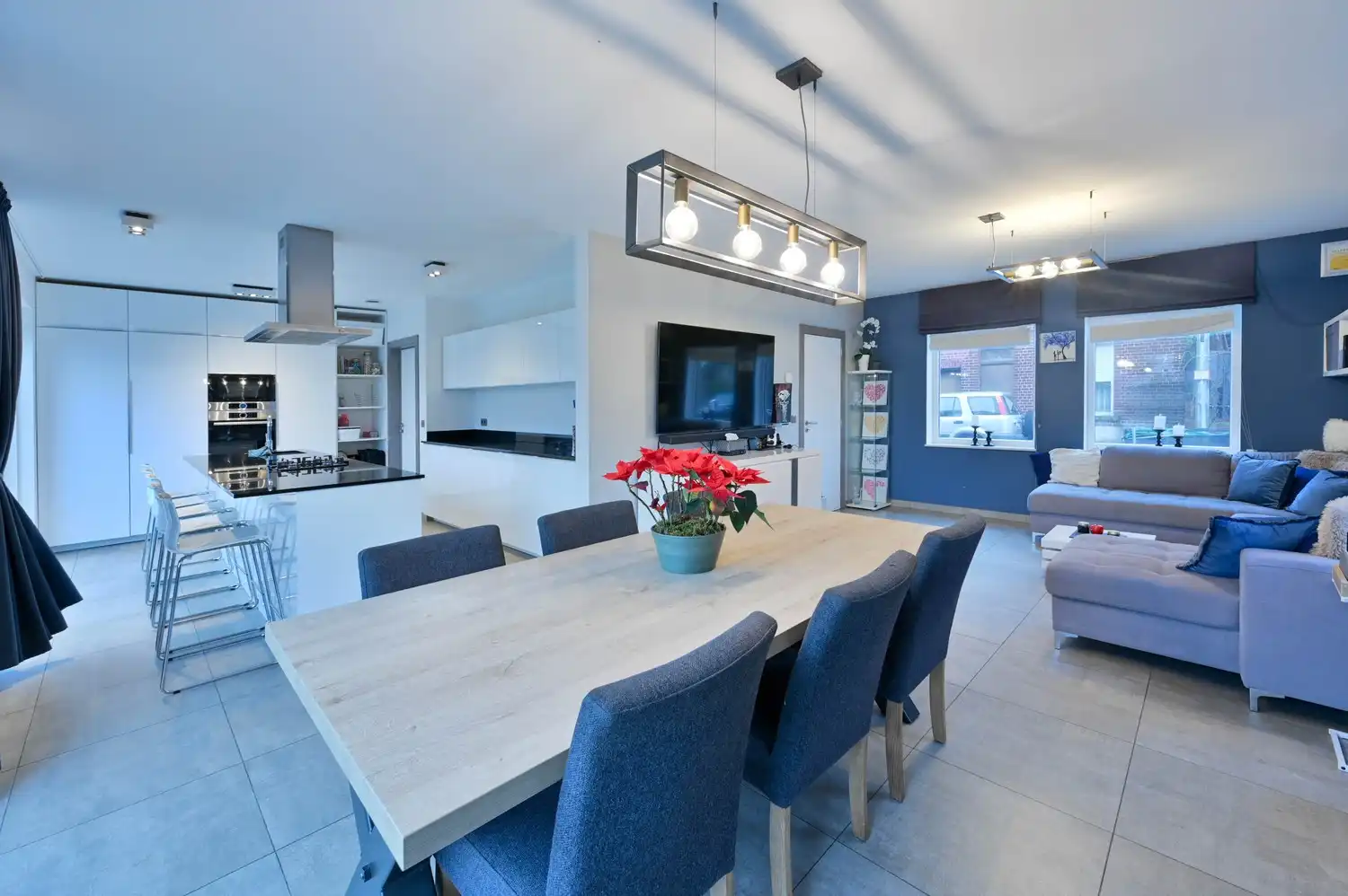 Ruime, energiezuinige gezinswoning met 6 slaapkamers, tuin en zwembad nabij Leuven foto 3